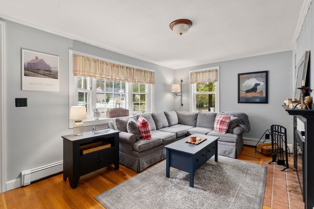 Medway, Massachusetts, 02053, United States, 4 Bedrooms Bedrooms, ,2 BathroomsBathrooms,Residential,For Sale,1975868