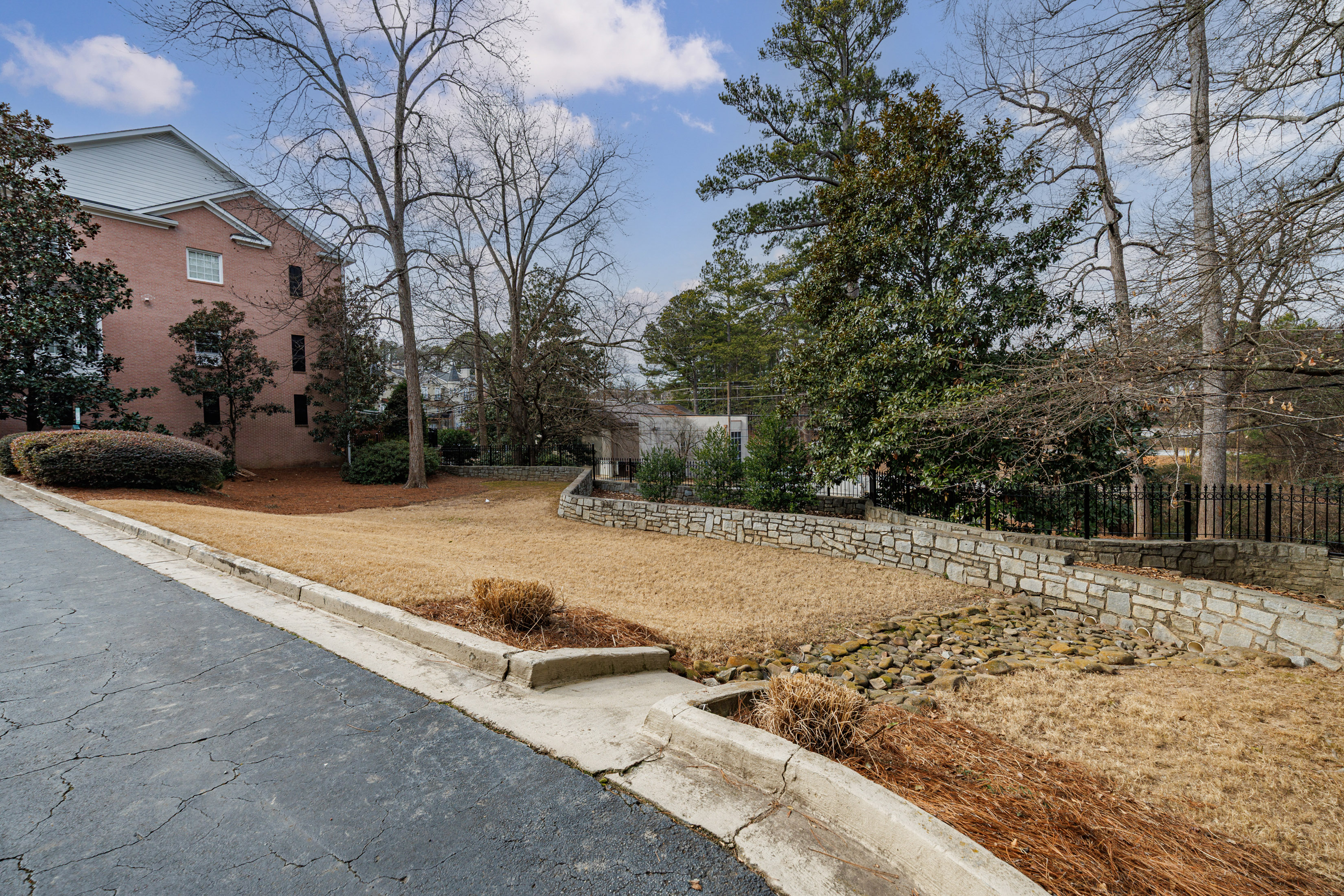  Beautiful Townhome in the Heart of Brookhaven - 物件實景