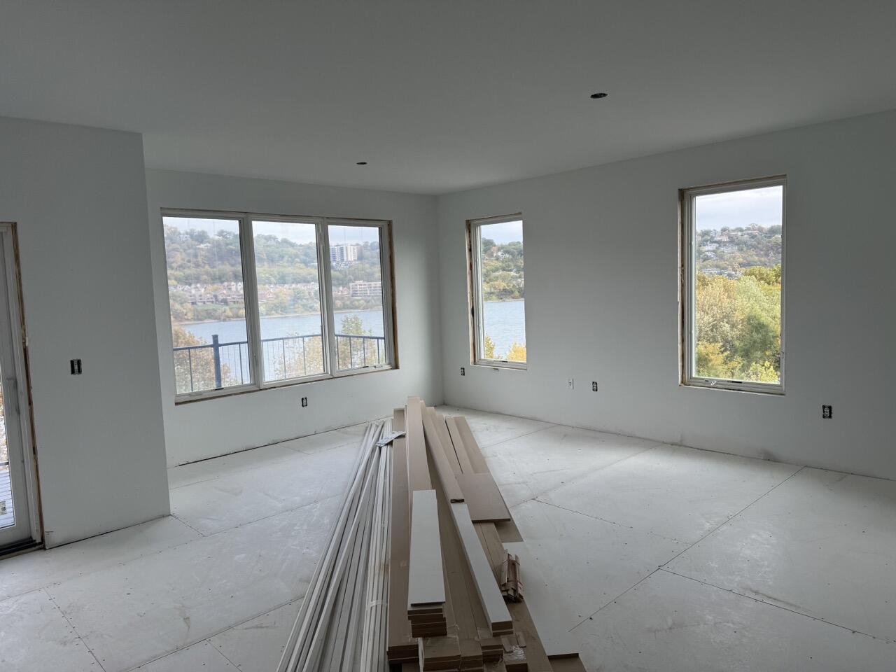 747 Manhattan Boulevard Unit 204, Dayton, Kentucky, 41074, United States, 2 Bedrooms Bedrooms, ,3 BathroomsBathrooms,Residential,For Sale,747 Manhattan Boulevard Unit 204,1375155