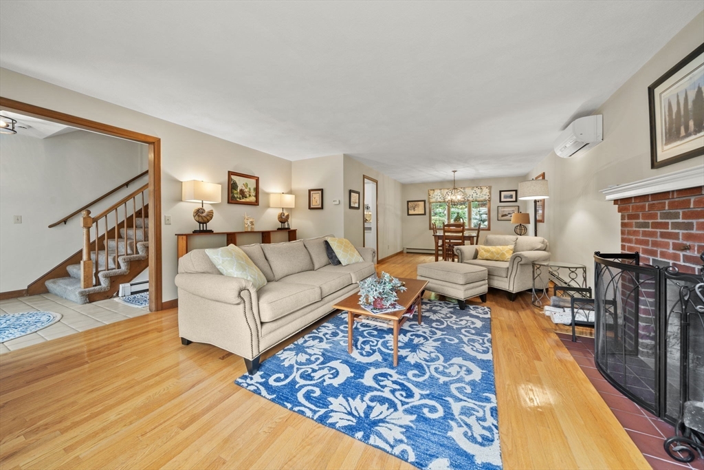Lynn, Massachusetts, 01904, United States, 4 Bedrooms Bedrooms, ,2 BathroomsBathrooms,Residential,For Sale,2048427
