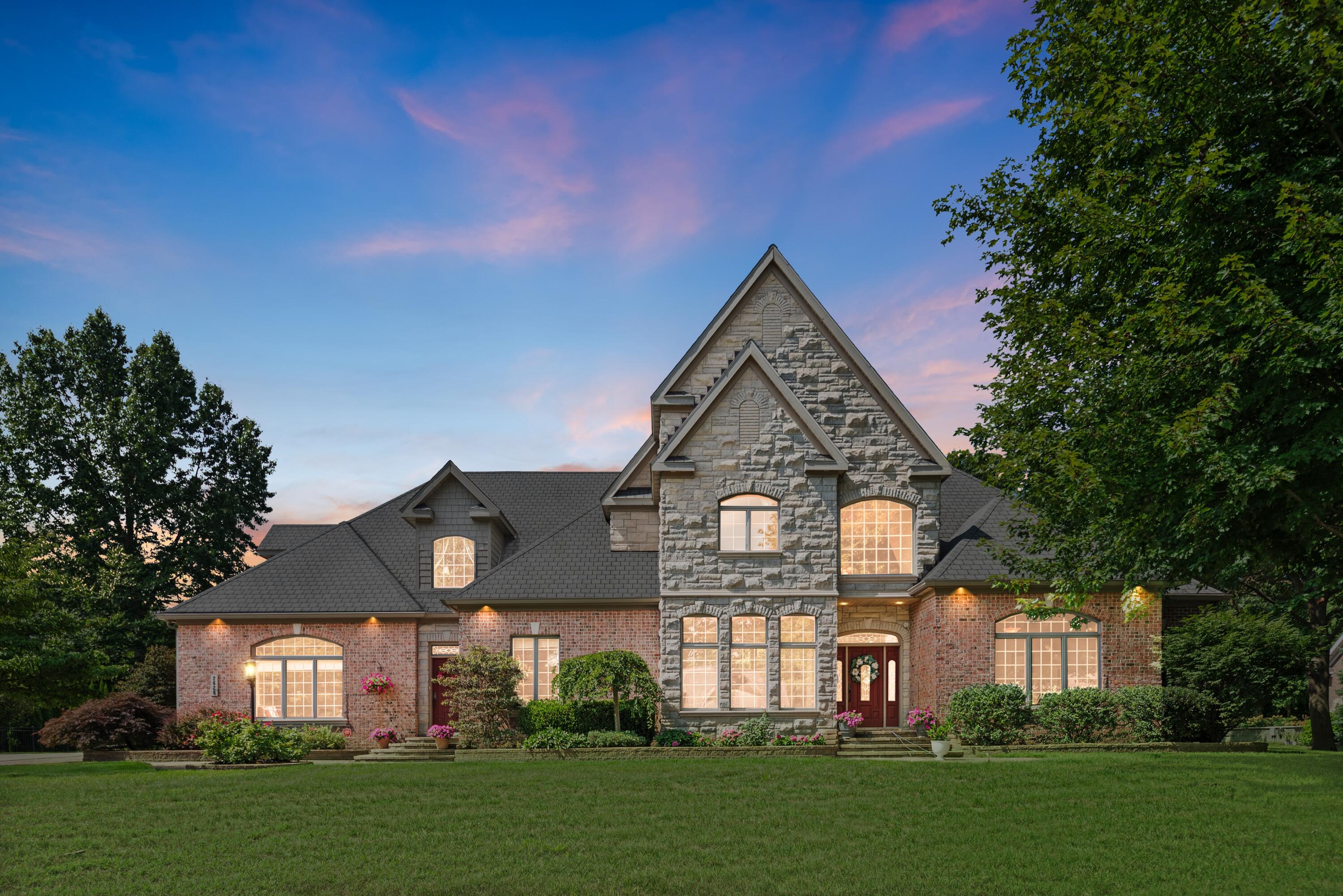 Stevensville, Michigan, 49127, United States, 5 Bedrooms Bedrooms, ,5 BathroomsBathrooms,Residential,For Sale,1942175