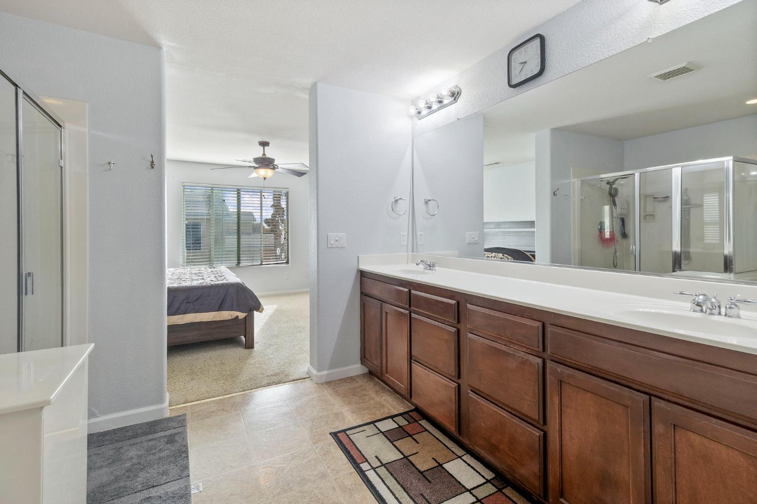 Patterson, California, 95363, United States, 5 Bedrooms Bedrooms, ,3 BathroomsBathrooms,Residential,For Sale,1982239