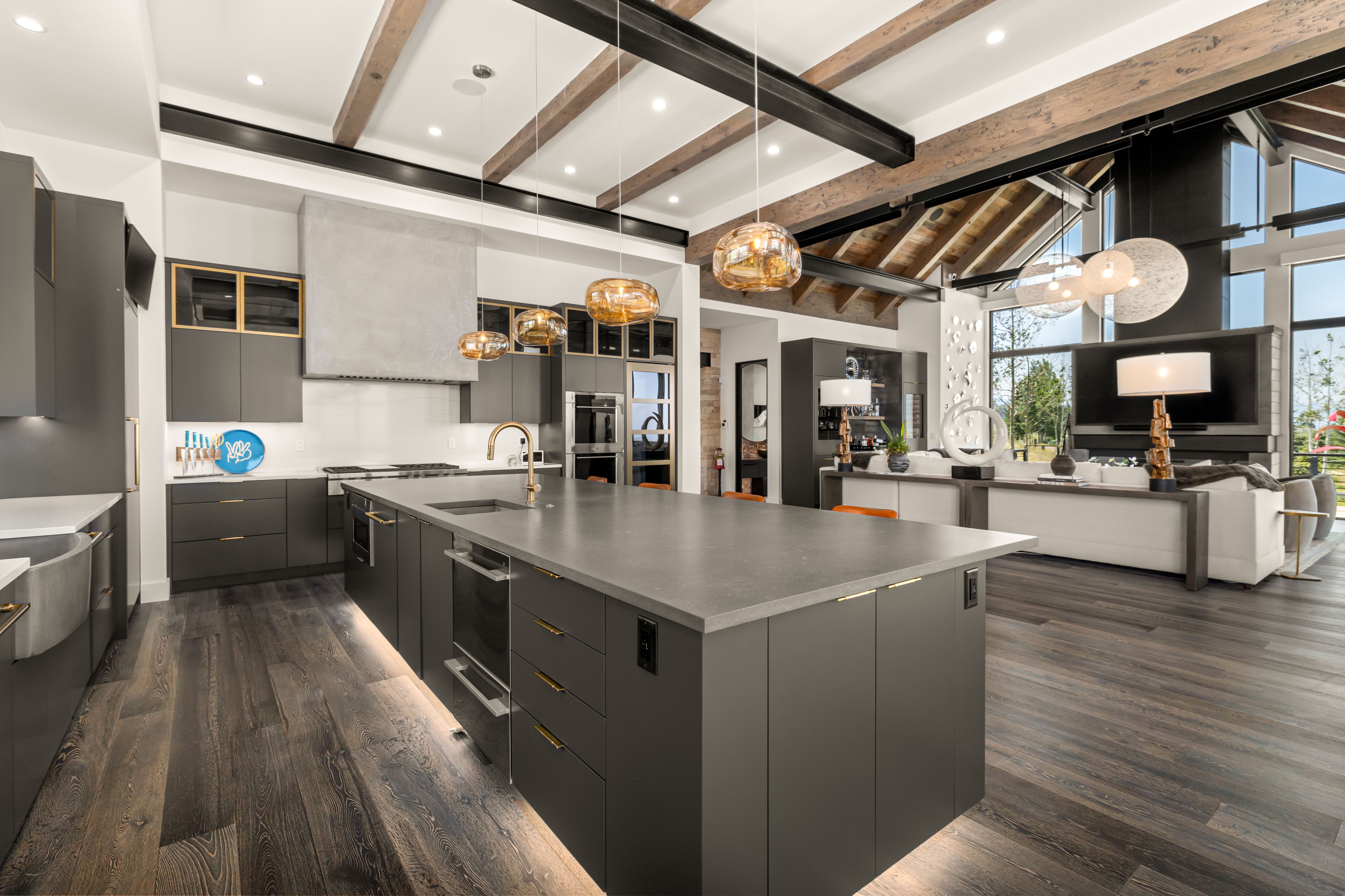  Designed to Embrace Both Grand Entertaining and Everyday Mountain Living - 物件實景