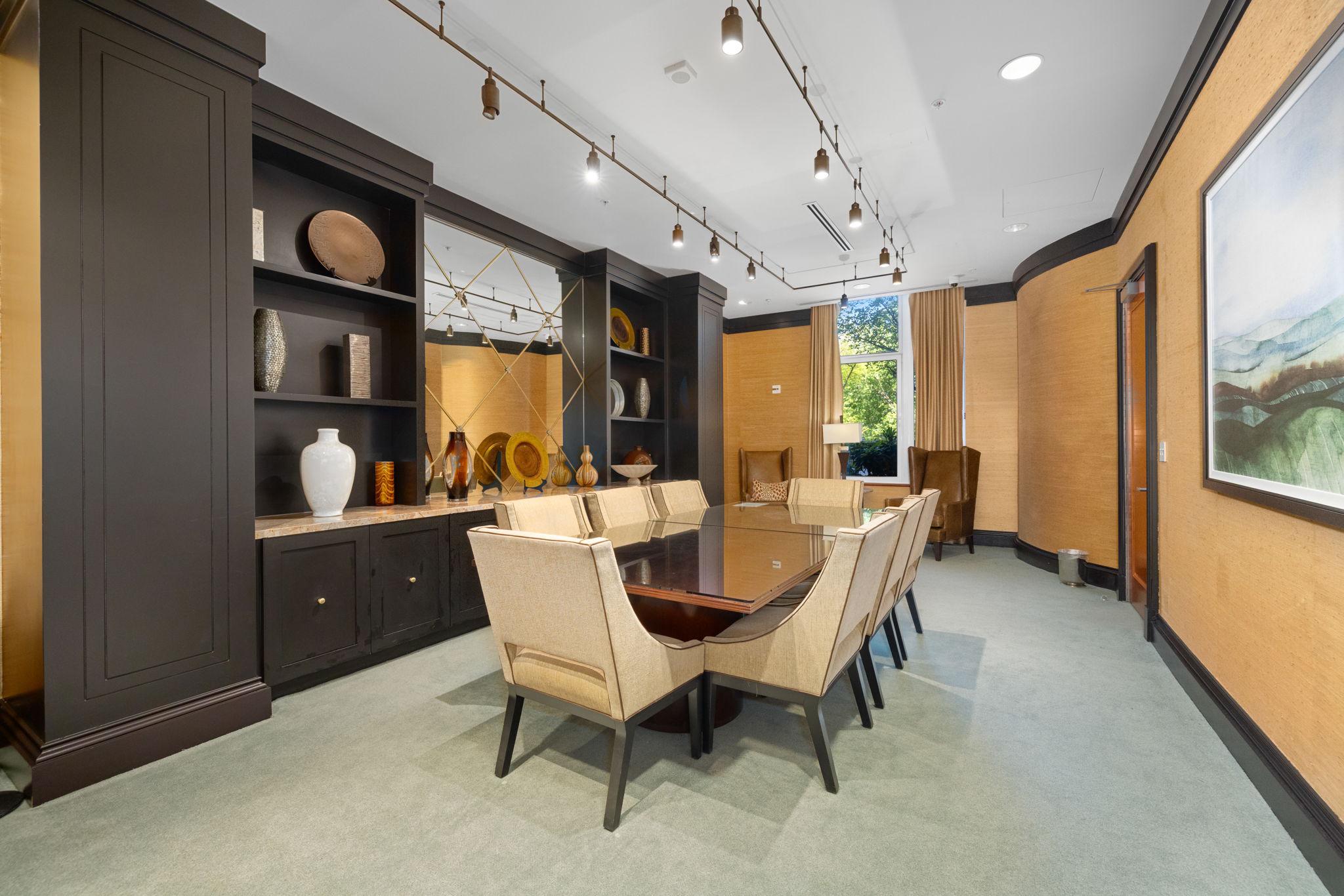  8220 Crestwood Heights Drive, Mclean, VA, 22102 - 物件實景