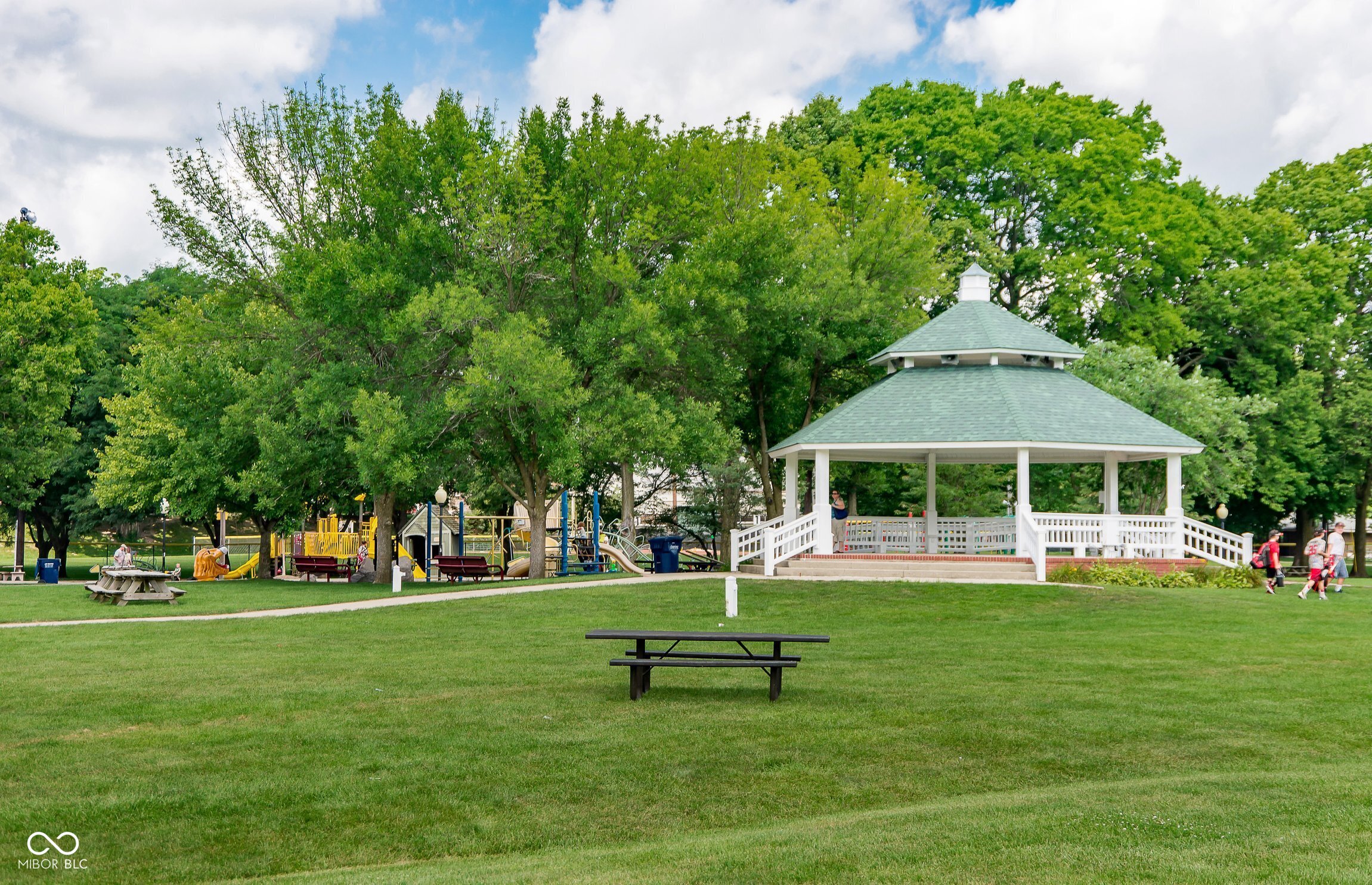 Zionsville, Indiana, 46077, United States, 3 Bedrooms Bedrooms, ,2 BathroomsBathrooms,Residential,For Sale,2008778