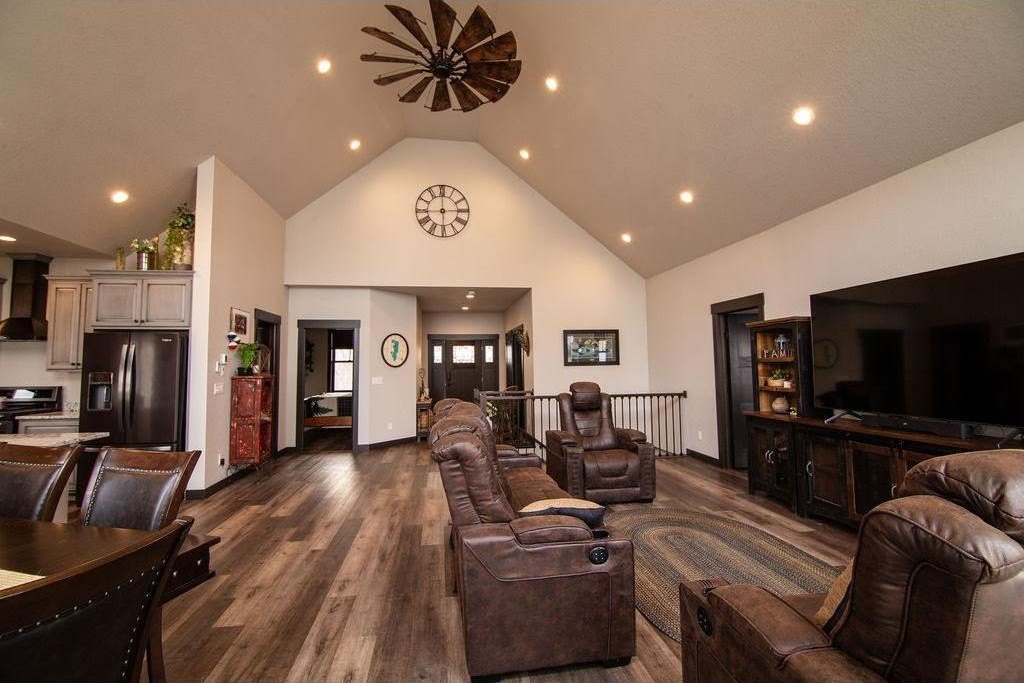 Alexandria, Minnesota, 56308, United States, 4 Bedrooms Bedrooms, ,4 BathroomsBathrooms,Residential,For Sale,2039906