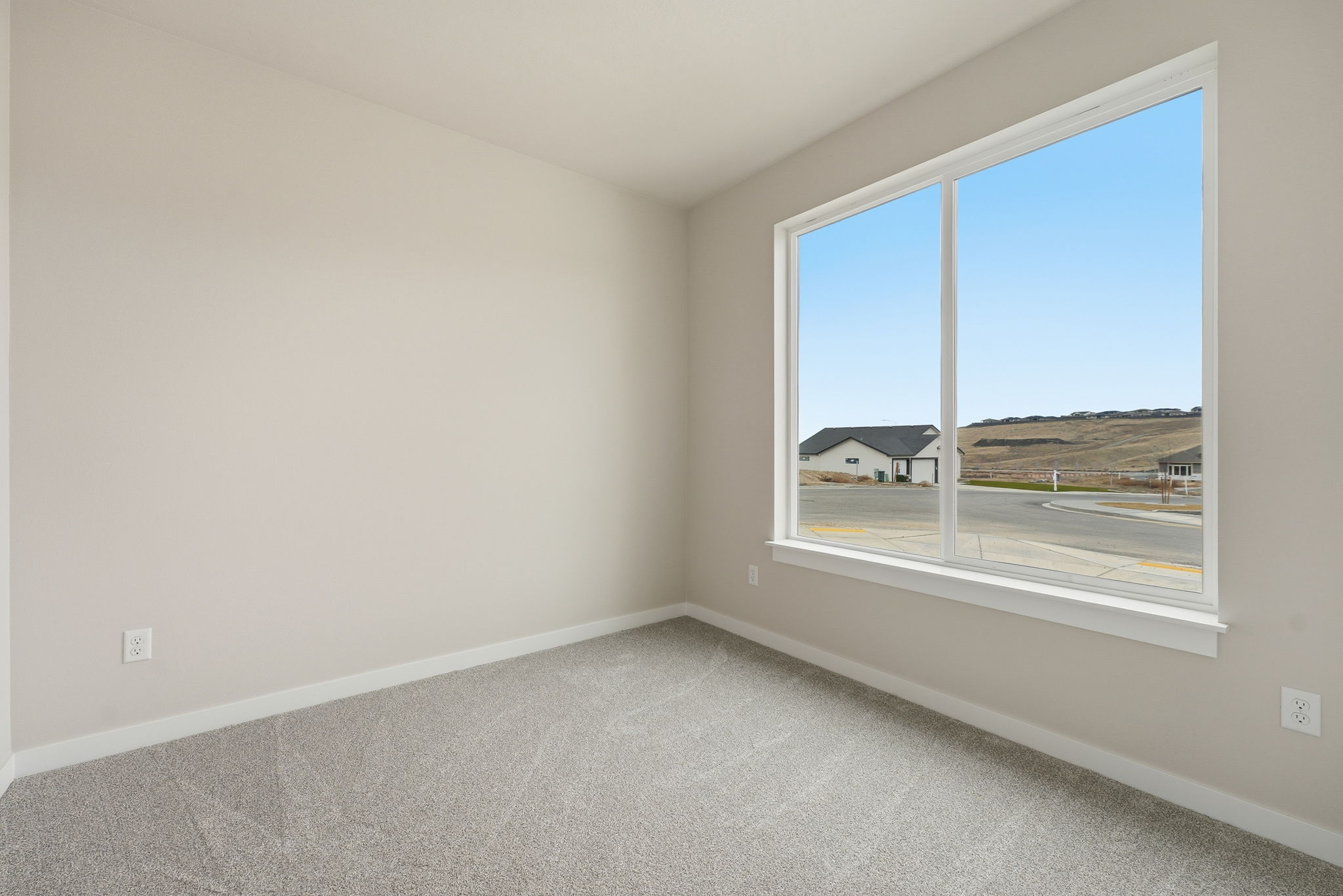  Open and Light Filled Floorplan - 物件實景