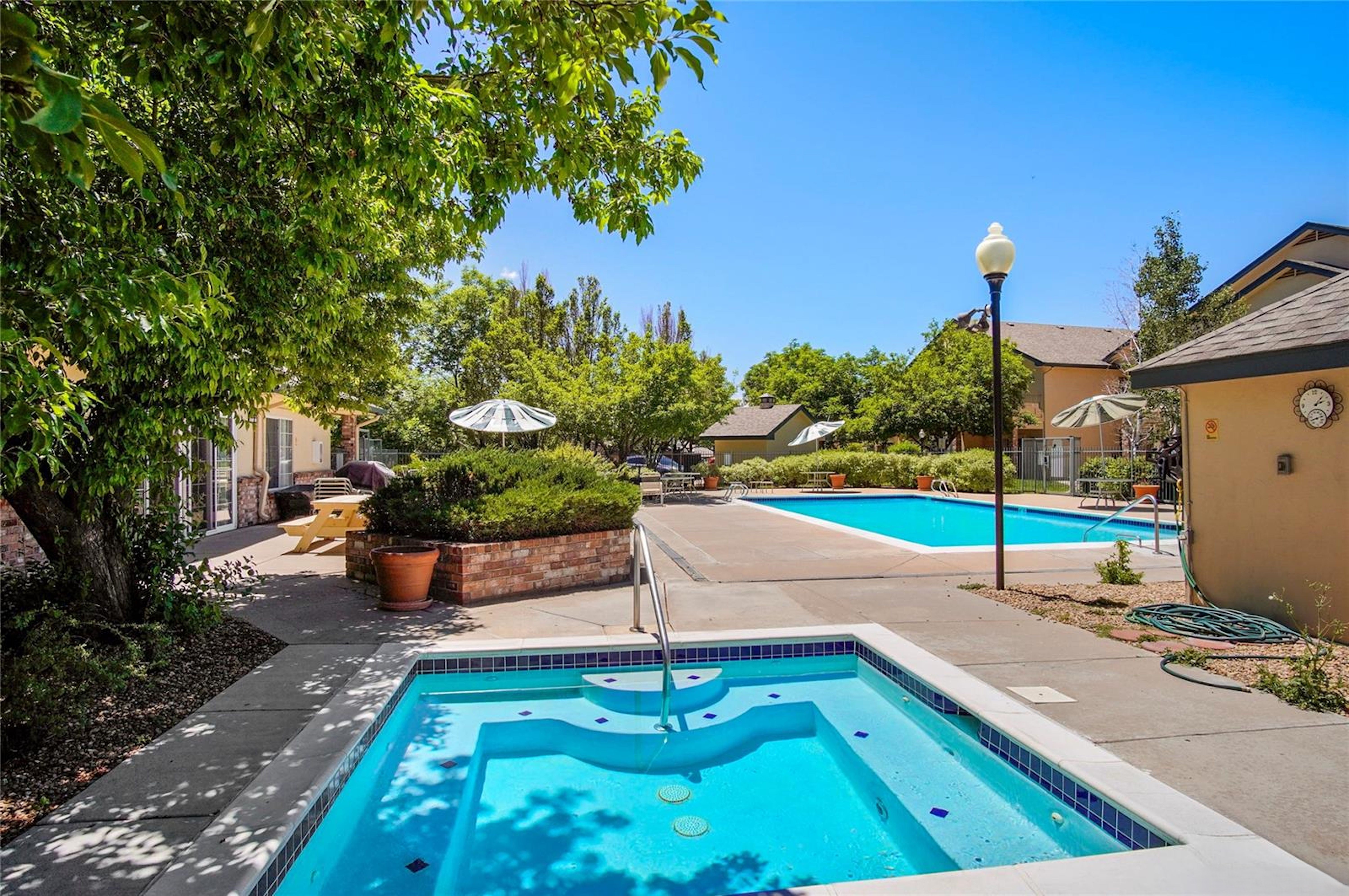  8747 E Dry Creek Road, Englewood, CO, 80112 - 物件實景