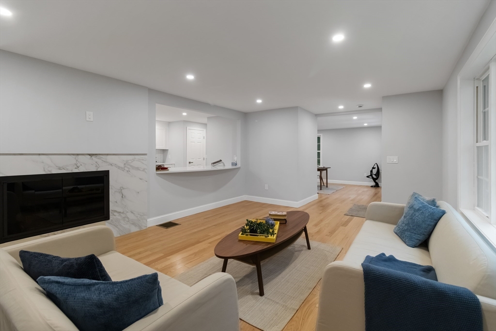 Wayland, Massachusetts, 01778, United States, 3 Bedrooms Bedrooms, ,2 BathroomsBathrooms,Residential,For Sale,1891680