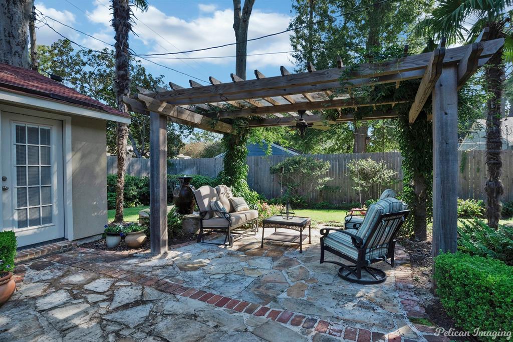 Shreveport, Louisiana, 71106, United States, 5 Bedrooms Bedrooms, ,4 BathroomsBathrooms,Residential,For Sale,1779420
