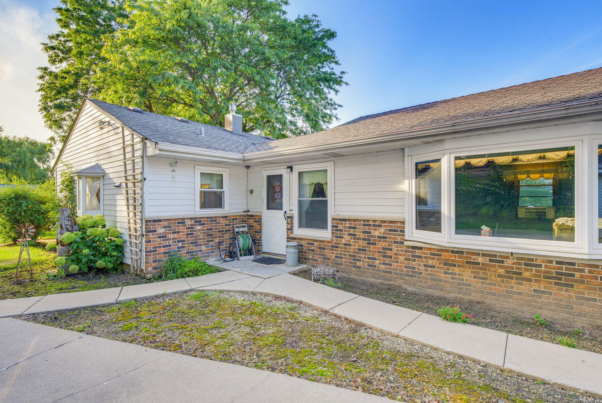 Colonial Dr, Germantown, WI 53022 #1