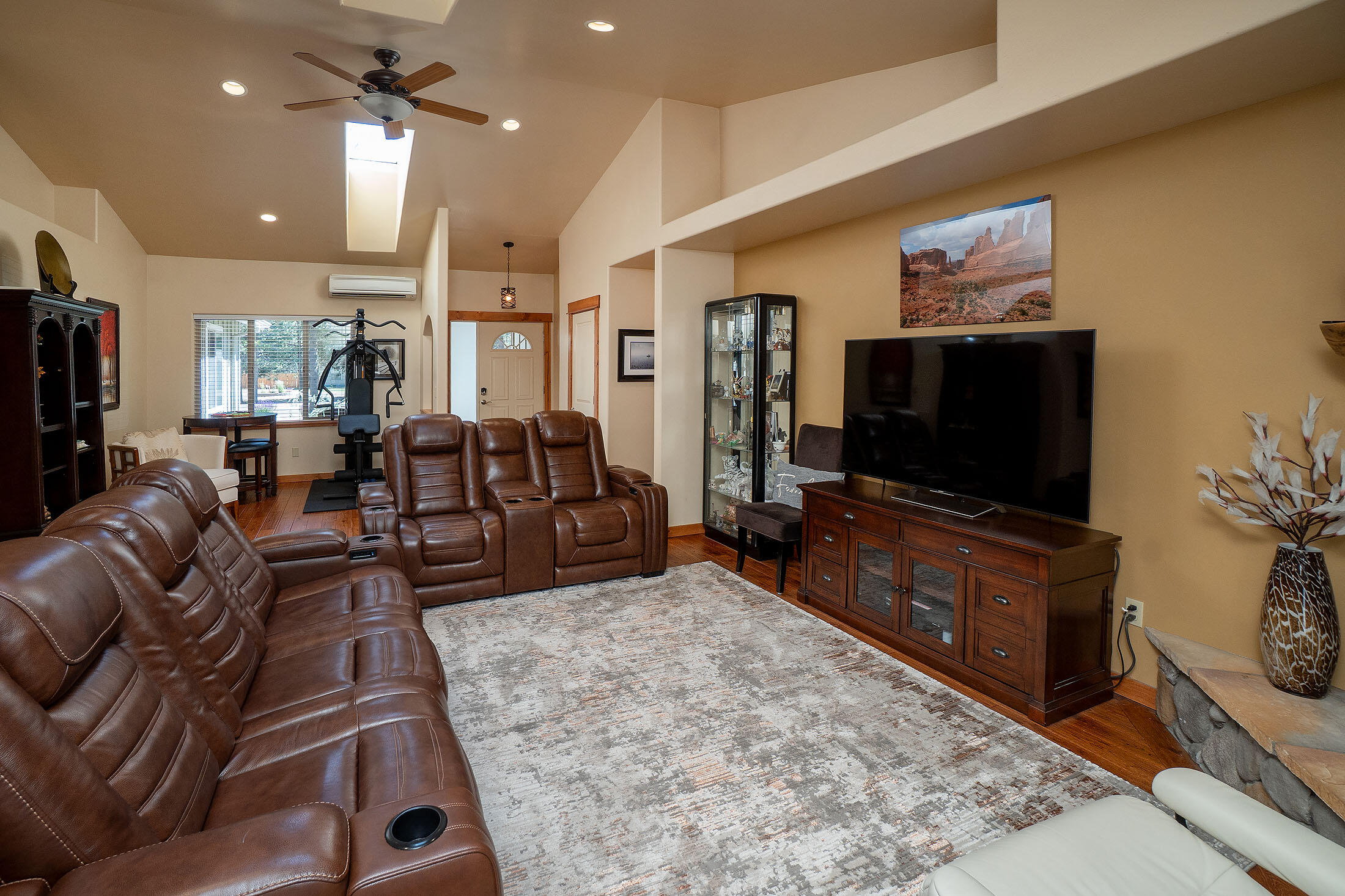 La Pine, Oregon, 97739, United States, 3 Bedrooms Bedrooms, ,2 BathroomsBathrooms,Residential,For Sale,1885298