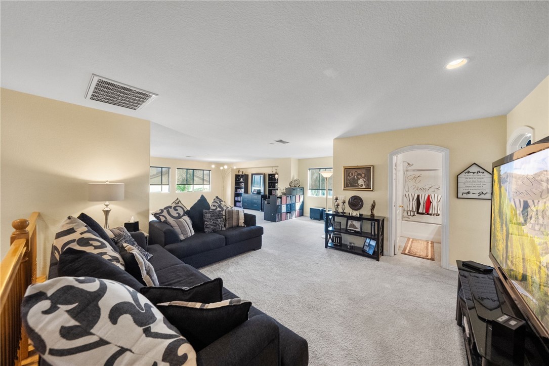 Eastvale, California, 91752, United States, 5 Bedrooms Bedrooms, ,5 BathroomsBathrooms,Residential,For Sale,1995400