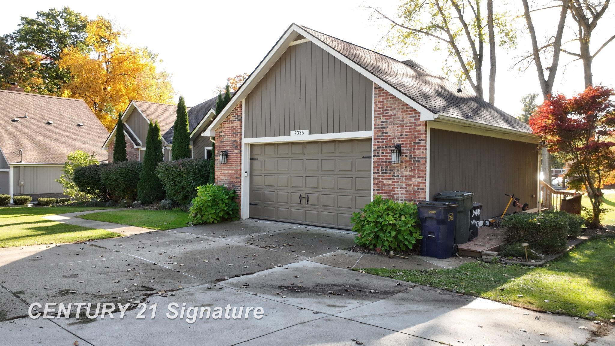 Fenton, Michigan, 48430, United States, 6 Bedrooms Bedrooms, ,4 BathroomsBathrooms,Residential,For Sale,1976063