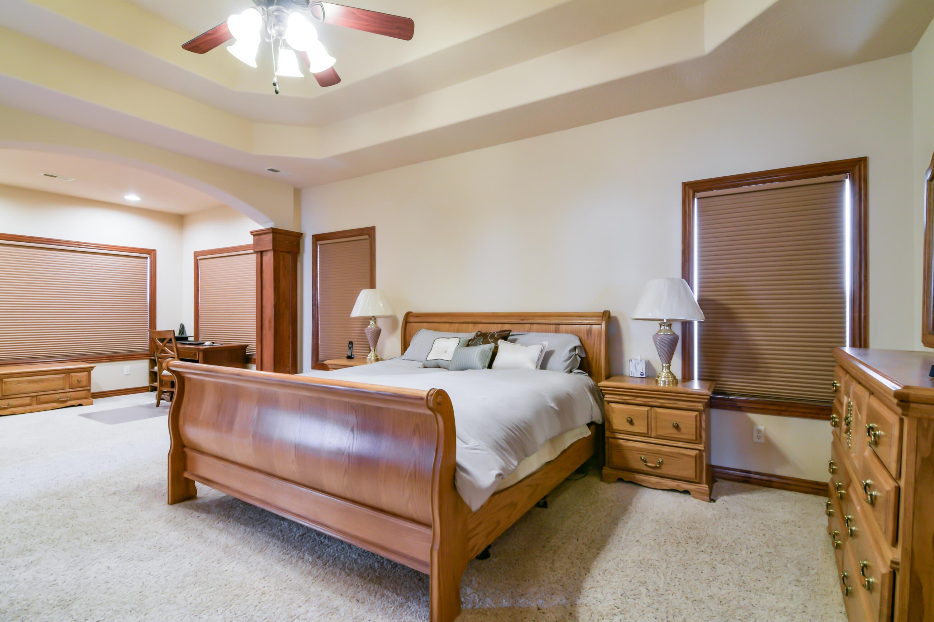 Walnut Shade, Missouri, 65771, United States, 6 Bedrooms Bedrooms, ,5 BathroomsBathrooms,Residential,For Sale,1975828