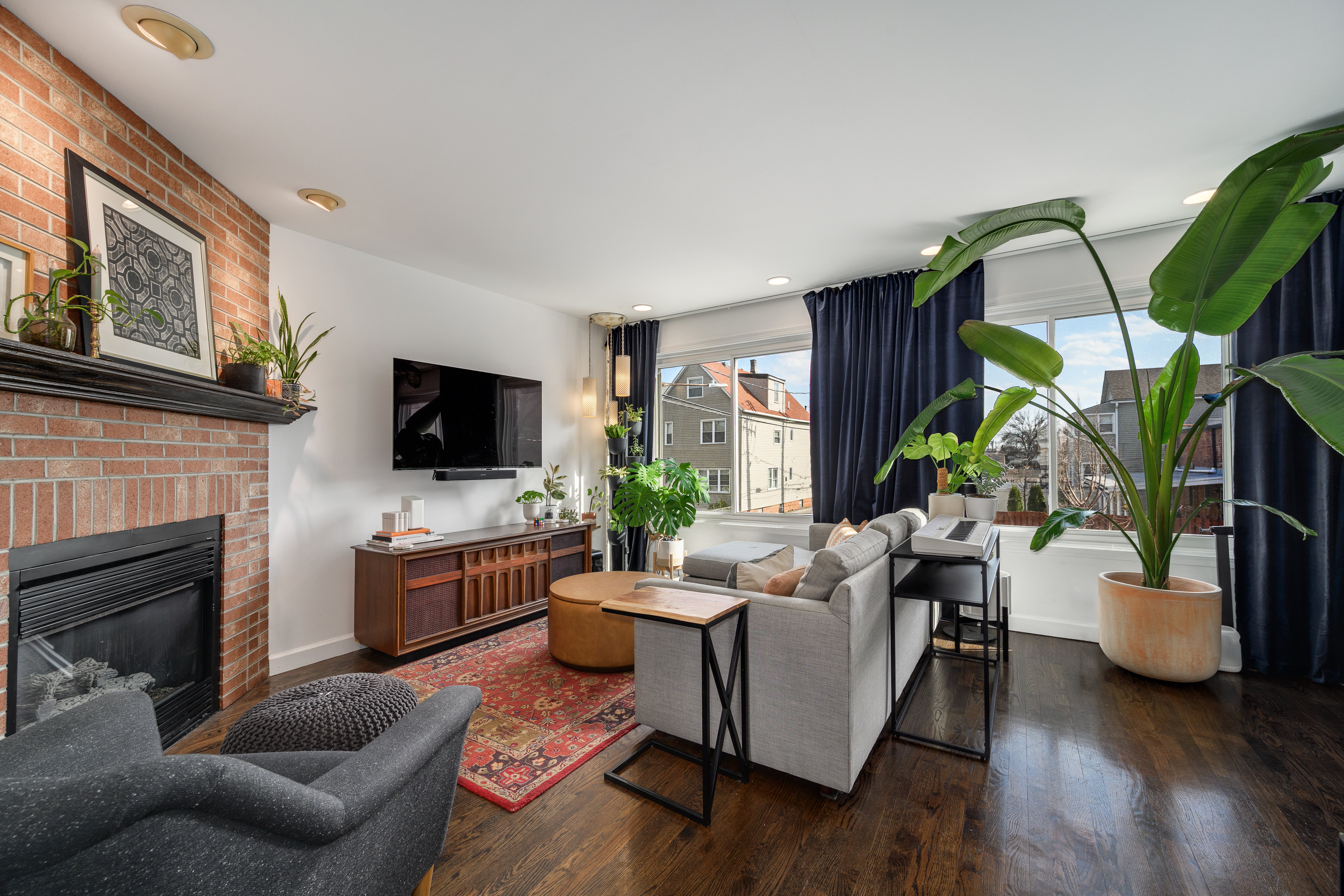  Incredible Opportunity in Canaryville Bridgeport - 物件實景