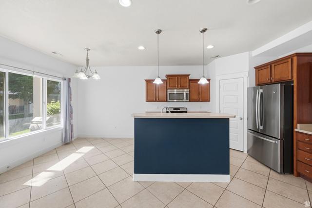 Sandy, Utah, 84094, United States, 3 Bedrooms Bedrooms, ,3 BathroomsBathrooms,Residential,For Sale,2048775