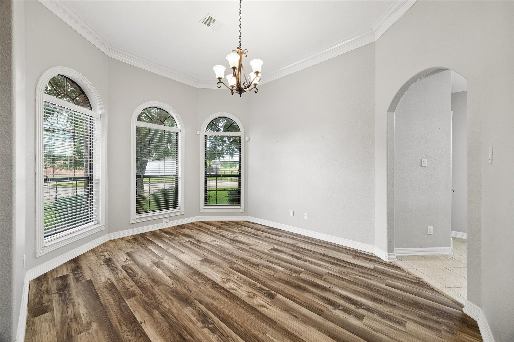  16542 Crossfield Drive - 物件實景