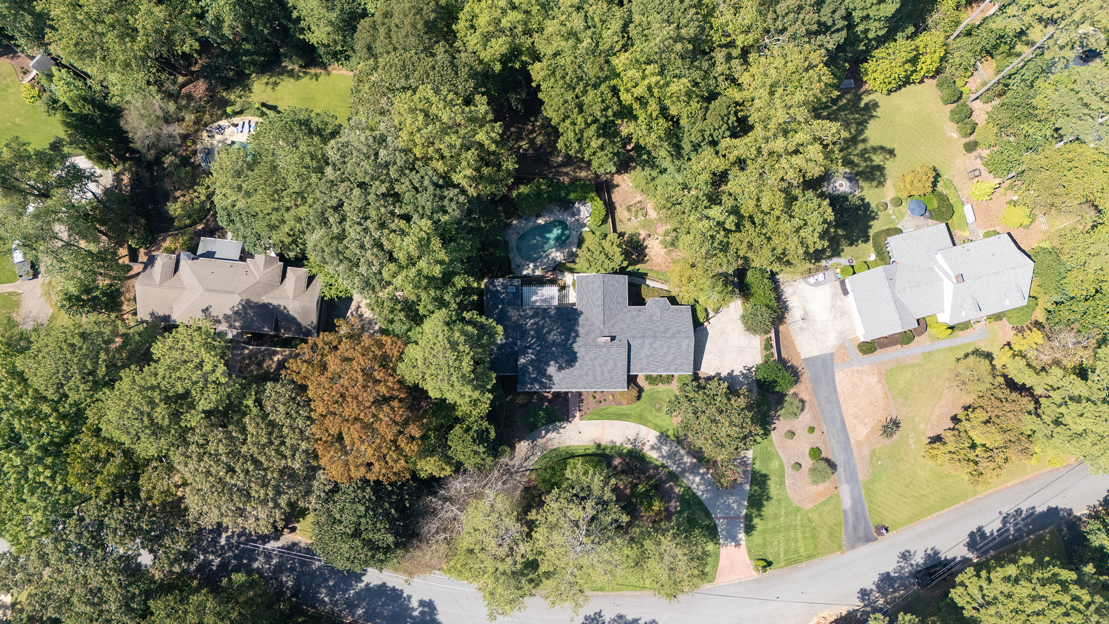  Charming Ranch Home with Heated Pool in a Great Sandy Springs Location - 物件實景