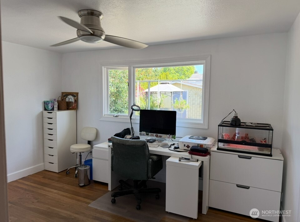 Seattle, Washington, 98126, United States, 4 Bedrooms Bedrooms, ,1 BathroomBathrooms,Residential,For Sale,1810627