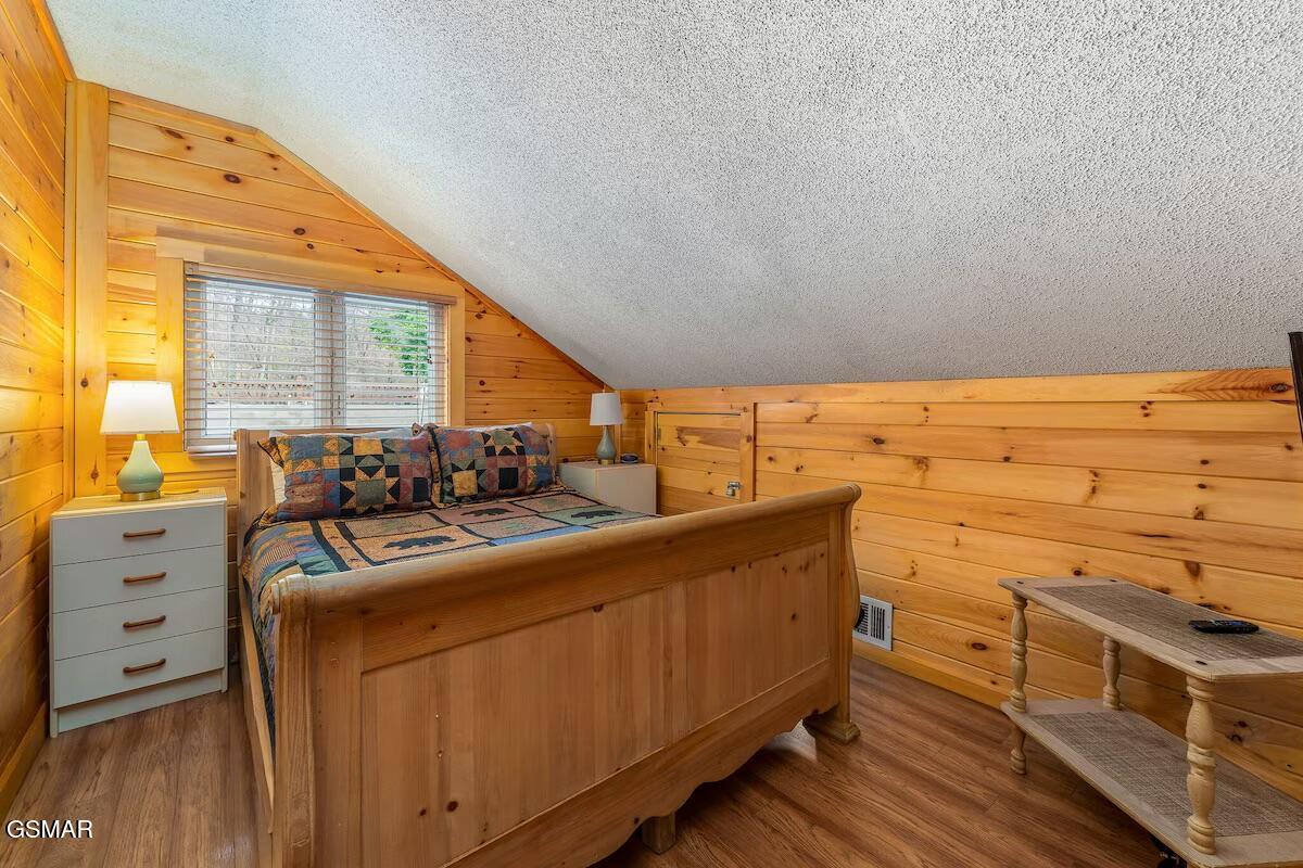 Gatlinburg, Tennessee, 37738, United States, 5 Bedrooms Bedrooms, ,4 BathroomsBathrooms,Residential,For Sale,2023747