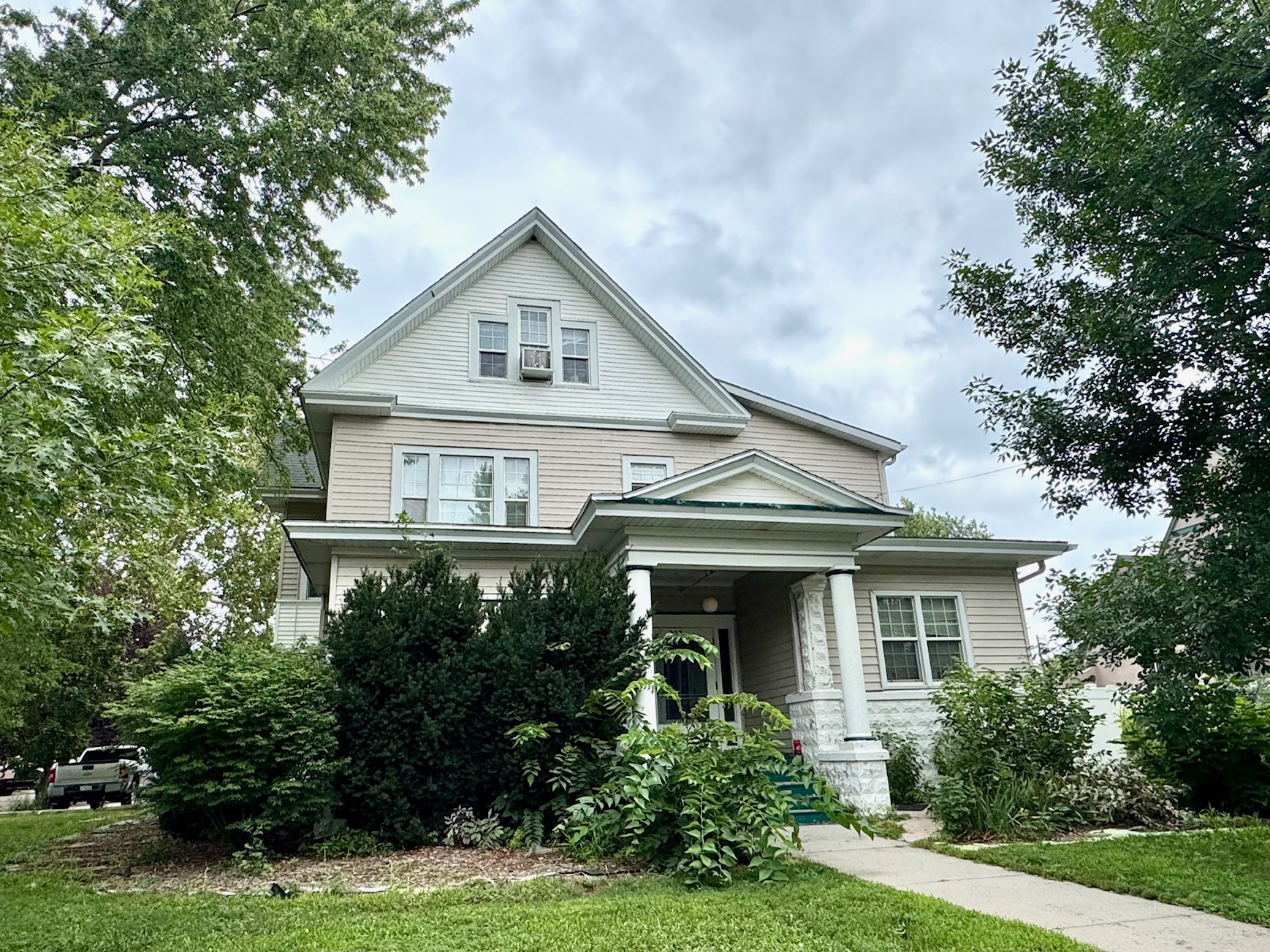 Kearney, Nebraska, 68845, United States, 8 Bedrooms Bedrooms, ,Residential,For Sale,1995154