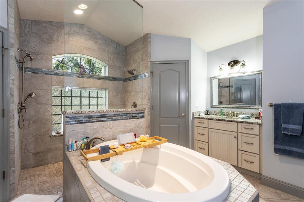 Palm Coast, Florida, 32164, United States, 4 Bedrooms Bedrooms, ,3 BathroomsBathrooms,Residential,For Sale,1829344