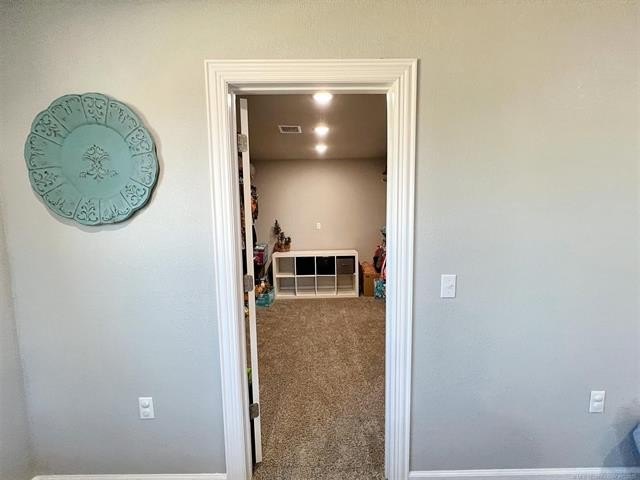 Tahlequah, Oklahoma, 74464, United States, 6 Bedrooms Bedrooms, ,4 BathroomsBathrooms,Residential,For Sale,1982576