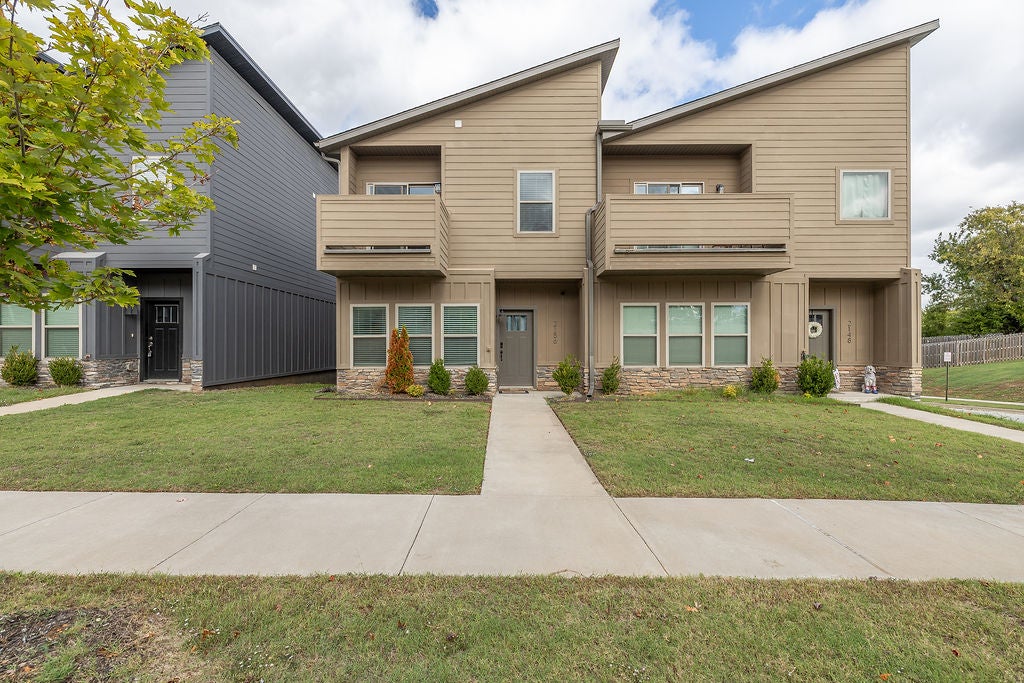 Million Ln, Fayetteville, AR 72704