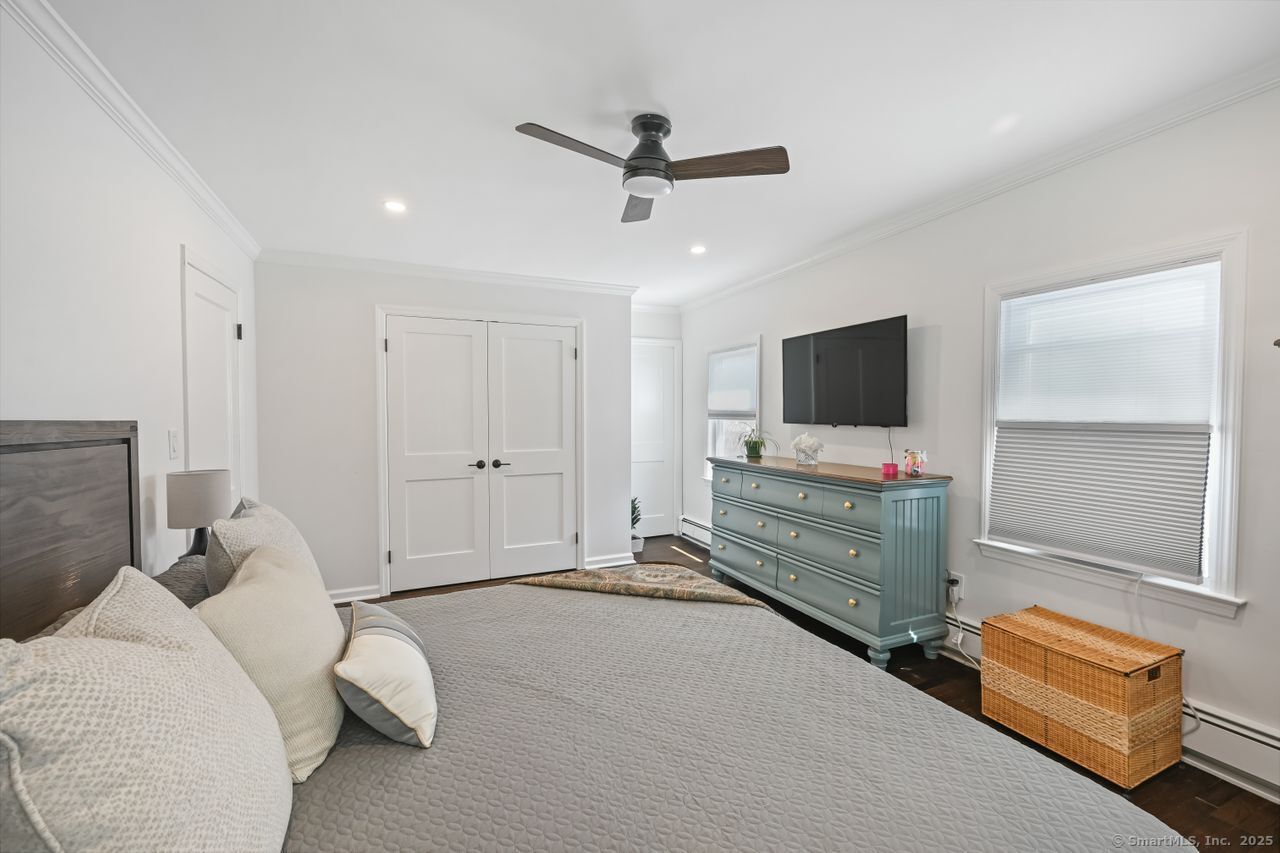Stamford, Connecticut, 06902, United States, 3 Bedrooms Bedrooms, ,2 BathroomsBathrooms,Residential,For Sale,1837924
