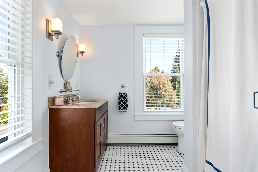 Newton, Massachusetts, 02458, United States, 5 Bedrooms Bedrooms, ,4 BathroomsBathrooms,Residential,For Sale,1942314
