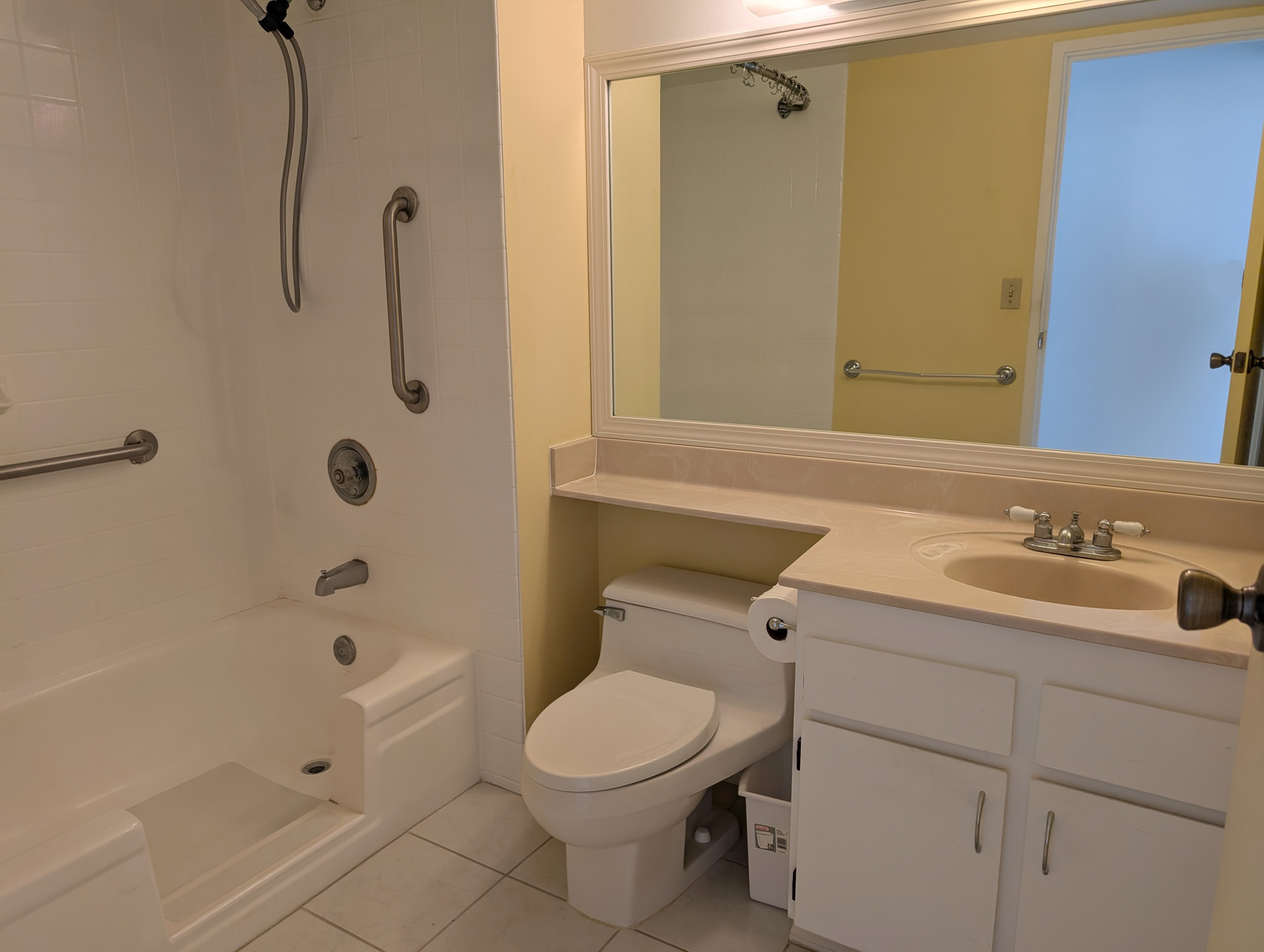 Honolulu, Hawaii, 96818, United States, 3 Bedrooms Bedrooms, ,2 BathroomsBathrooms,Residential,For Sale,1976131