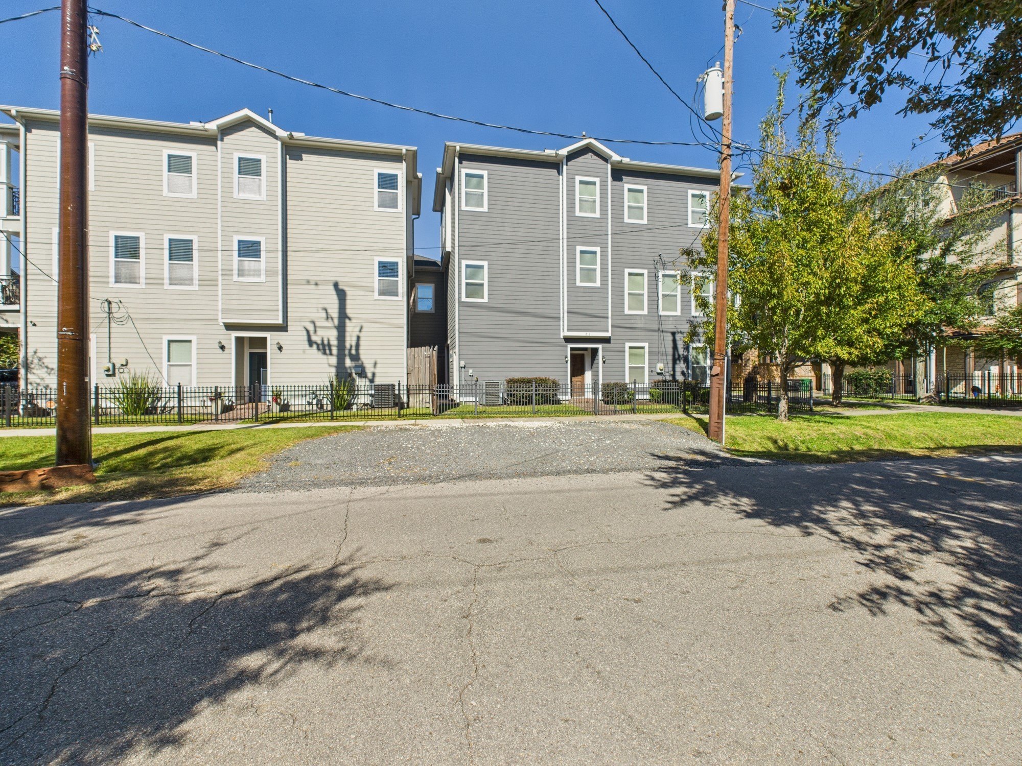 Houston, Texas, 77007, United States, 3 Bedrooms Bedrooms, ,4 BathroomsBathrooms,Residential,For Sale,1990777