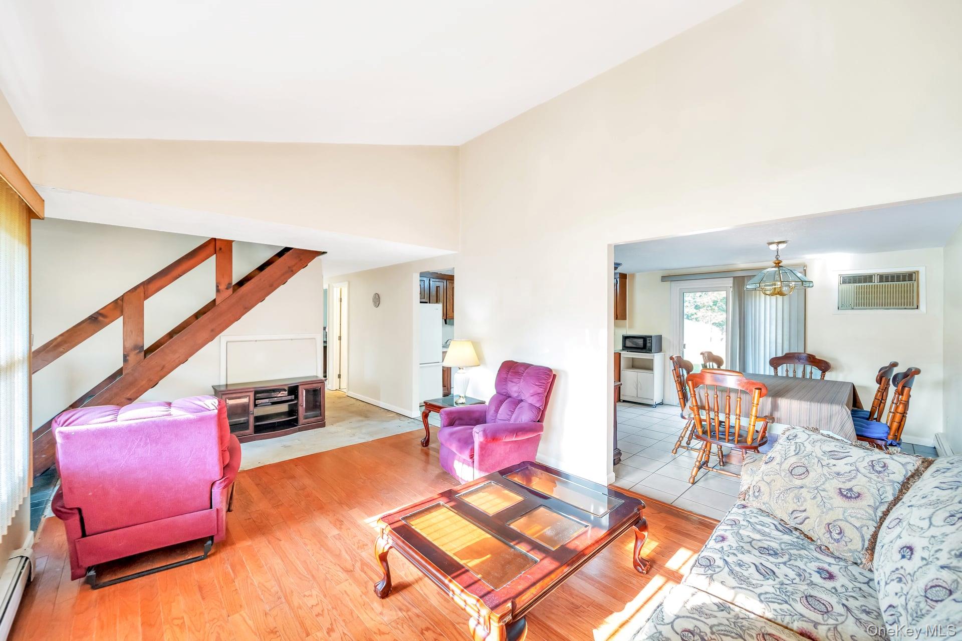 Medford, New York, 11763, United States, 5 Bedrooms Bedrooms, ,2 BathroomsBathrooms,Residential,For Sale,1926312