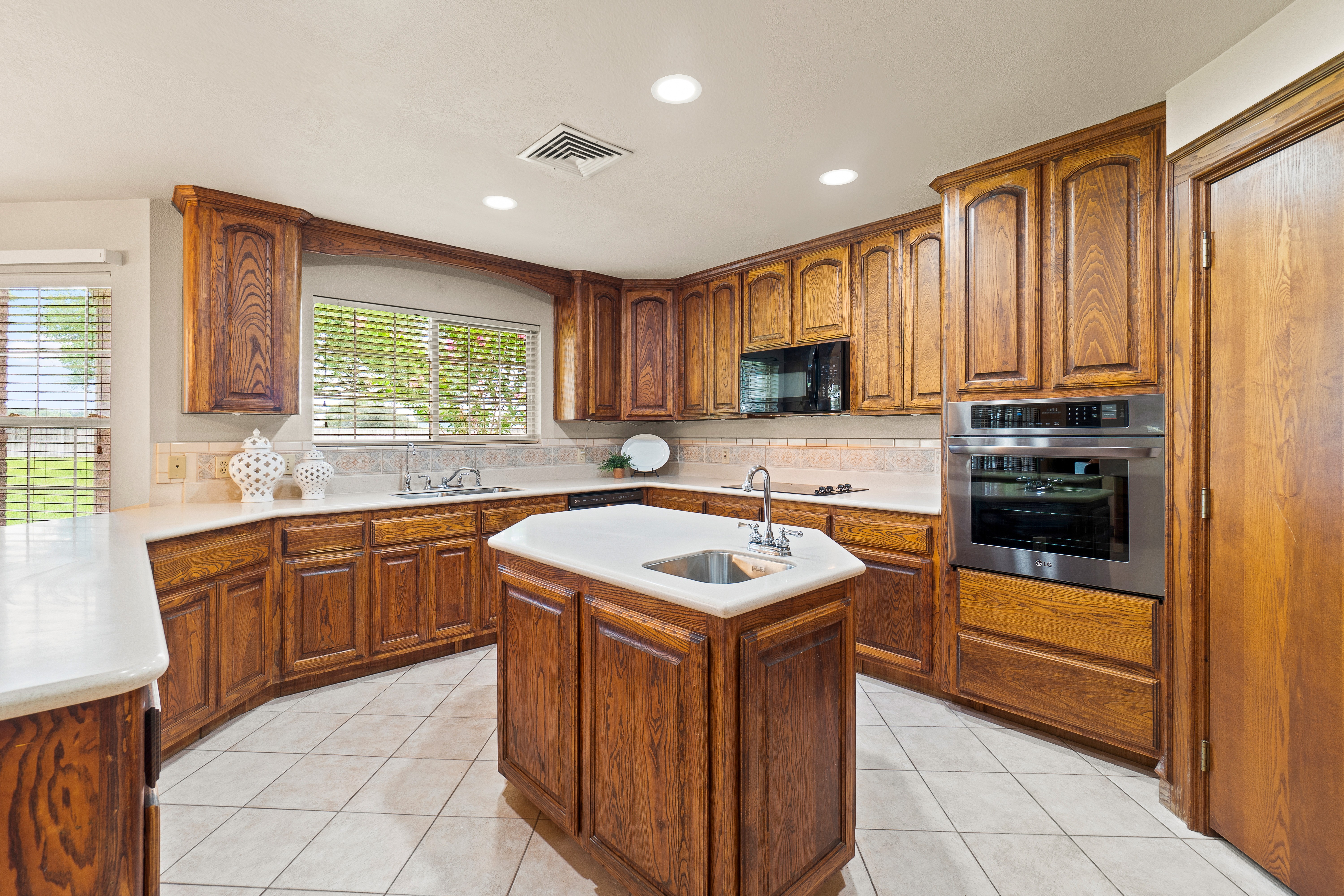 Harlingen, Texas, 78552, United States, 4 Bedrooms Bedrooms, ,3 BathroomsBathrooms,Residential,For Sale,1867020
