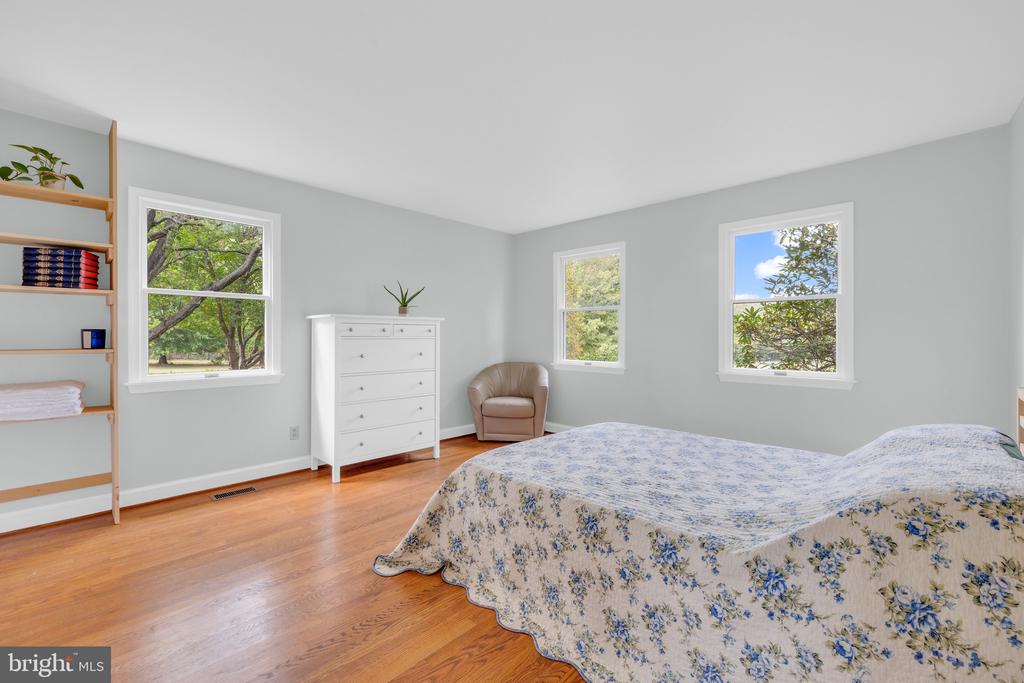 Warrenton, Virginia, 20187, United States, 3 Bedrooms Bedrooms, ,4 BathroomsBathrooms,Residential,For Sale,1977247