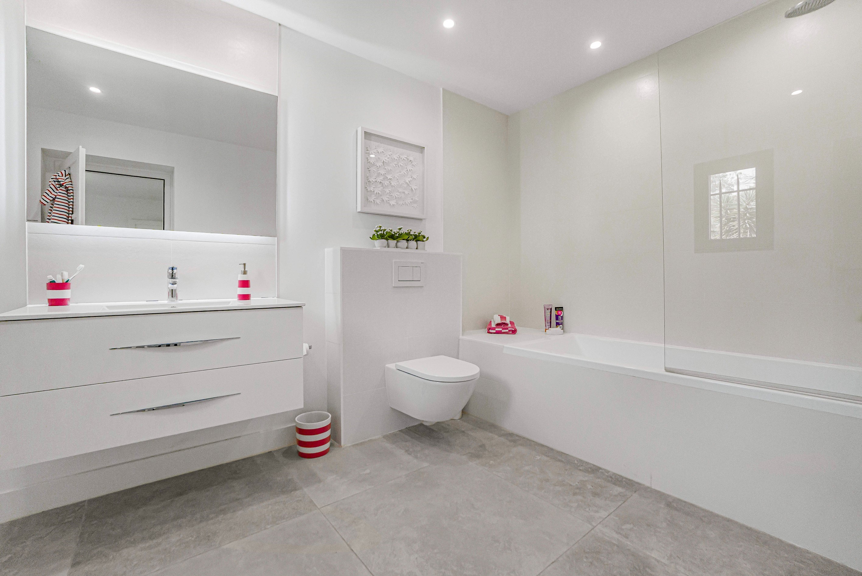  Mougins, renovated contemporary villa within the private estate Les Parcs de Mo… - 物件實景