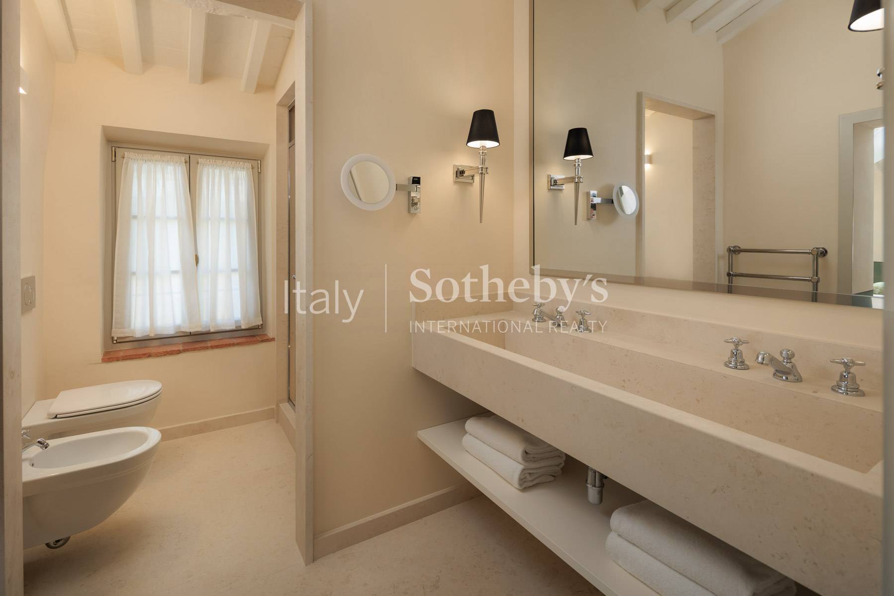  A prestigious wine estate with villa, pool and church - 物件實景