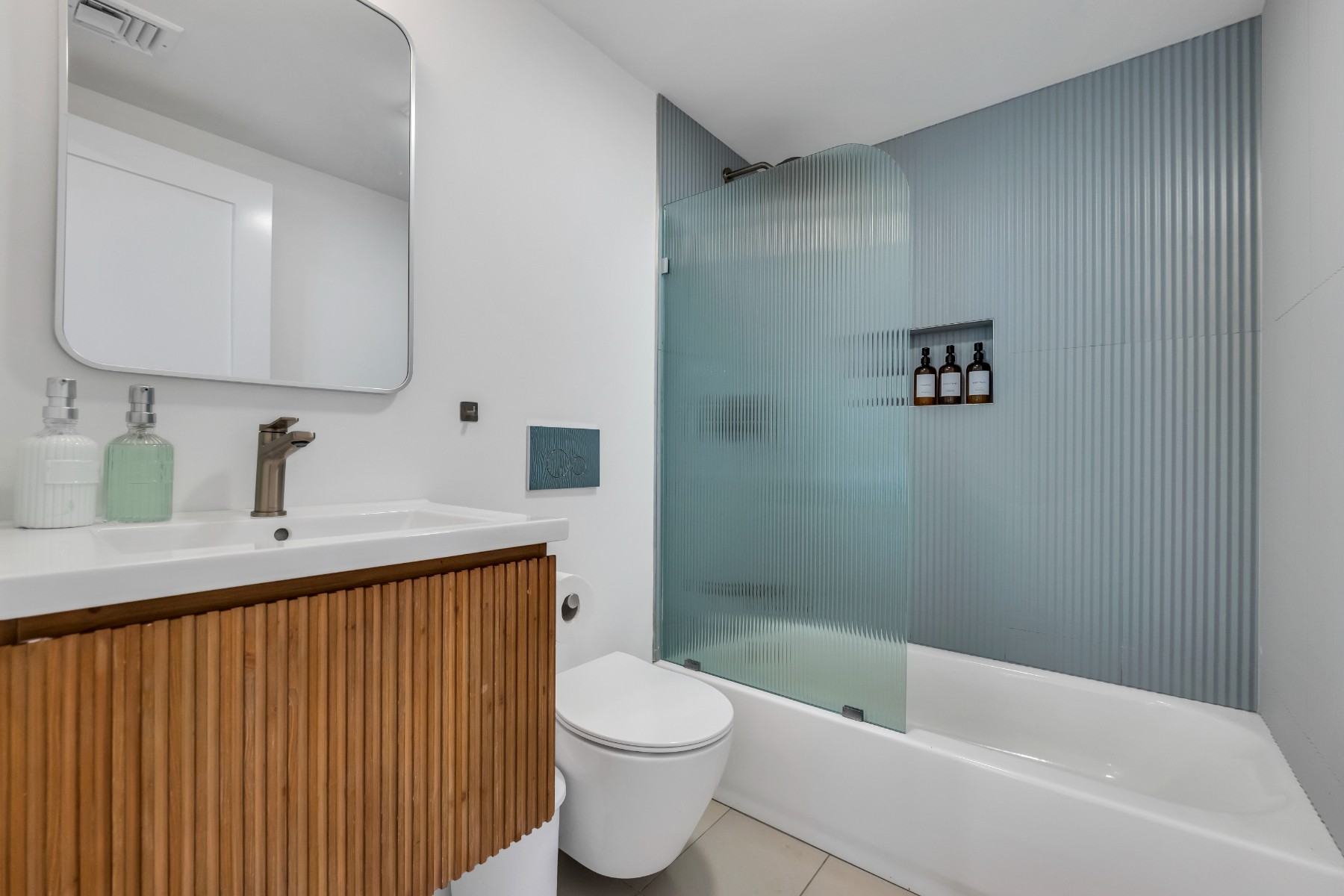  Modern Brand New 2025 Renovation - Stylish Southampton Retreat - 物件實景