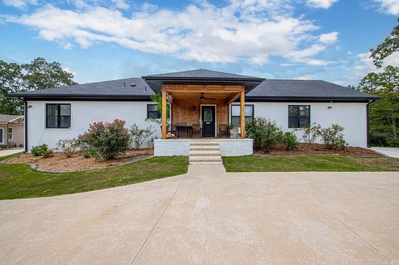 Lonsdale, Arkansas, 72087, United States, 4 Bedrooms Bedrooms, ,4 BathroomsBathrooms,Residential,For Sale,1974688