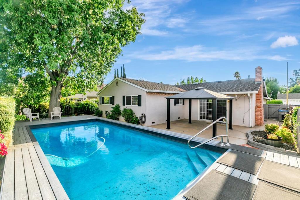 San Jose, California, 95123, United States, 3 Bedrooms Bedrooms, ,2 BathroomsBathrooms,Residential,For Sale,1975297