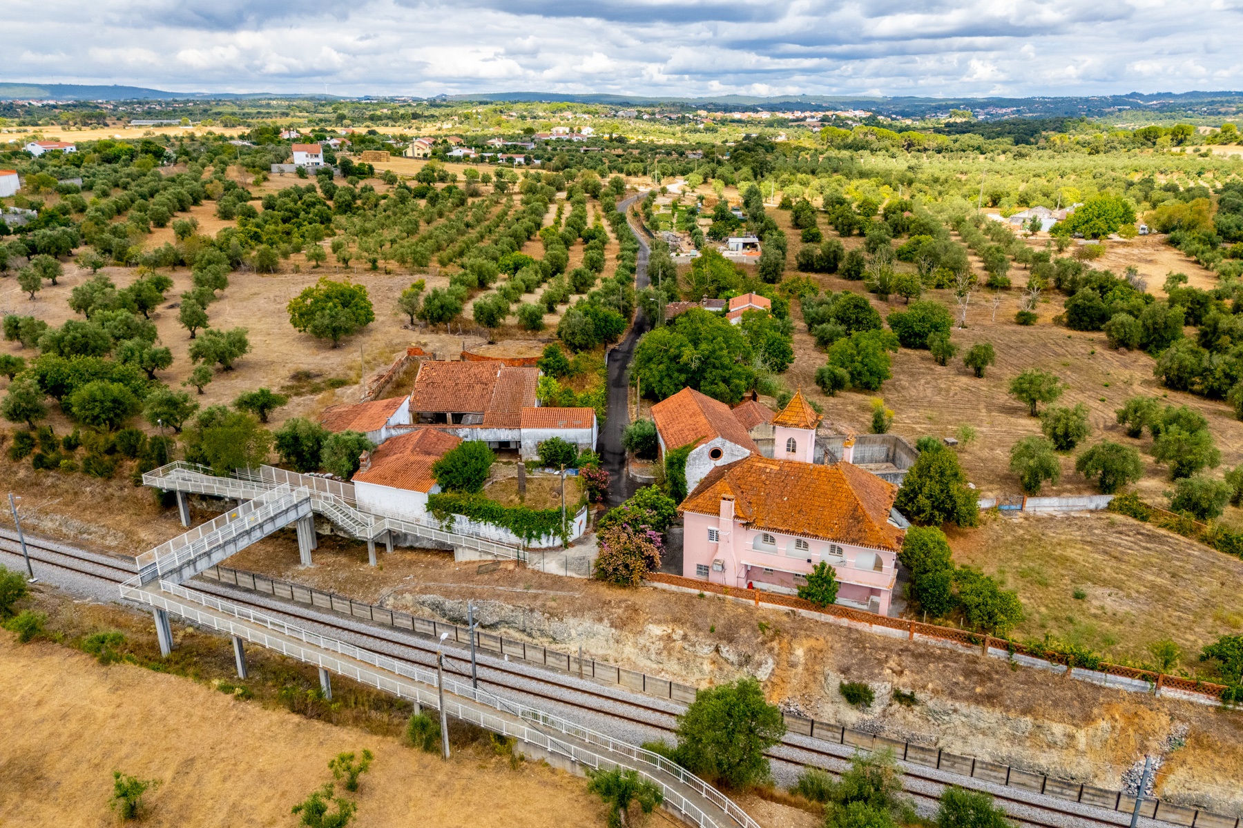  Manor House for Sale - 物件實景
