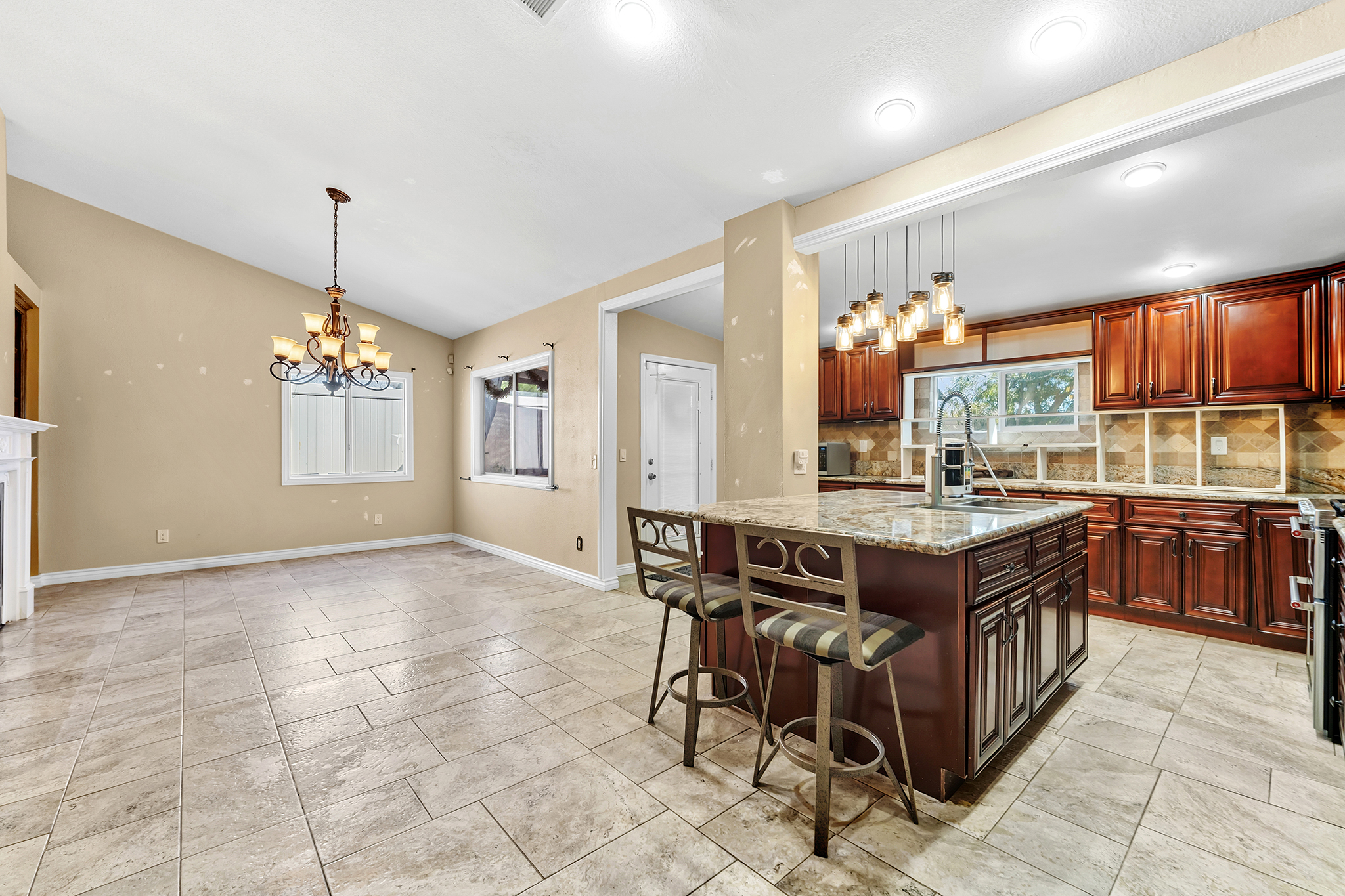 Banning, California, 92220, United States, 4 Bedrooms Bedrooms, ,2 BathroomsBathrooms,Residential,For Sale,1983509