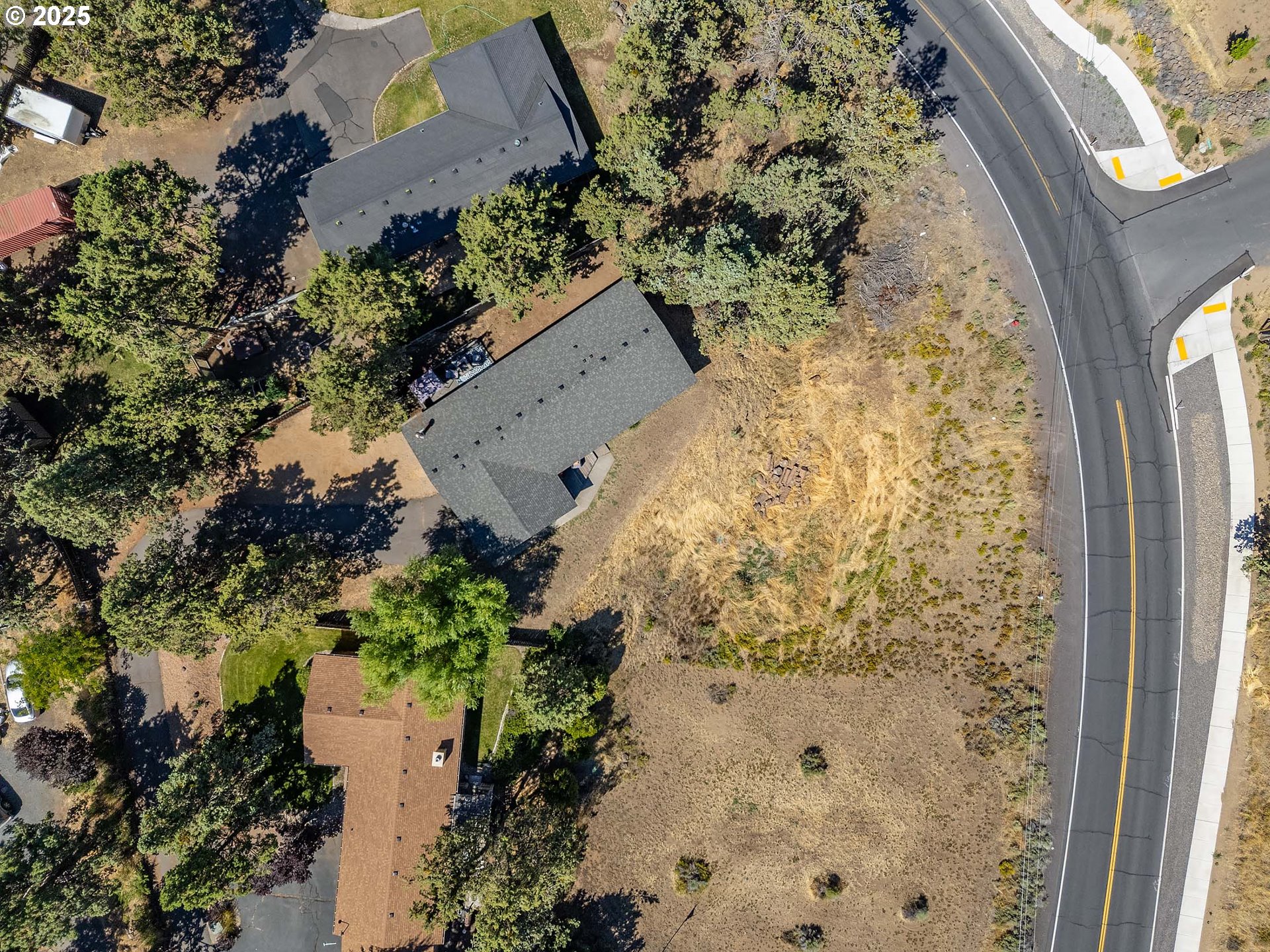 Bend, Oregon, 97701, United States, 3 Bedrooms Bedrooms, ,2 BathroomsBathrooms,Residential,For Sale,1960454