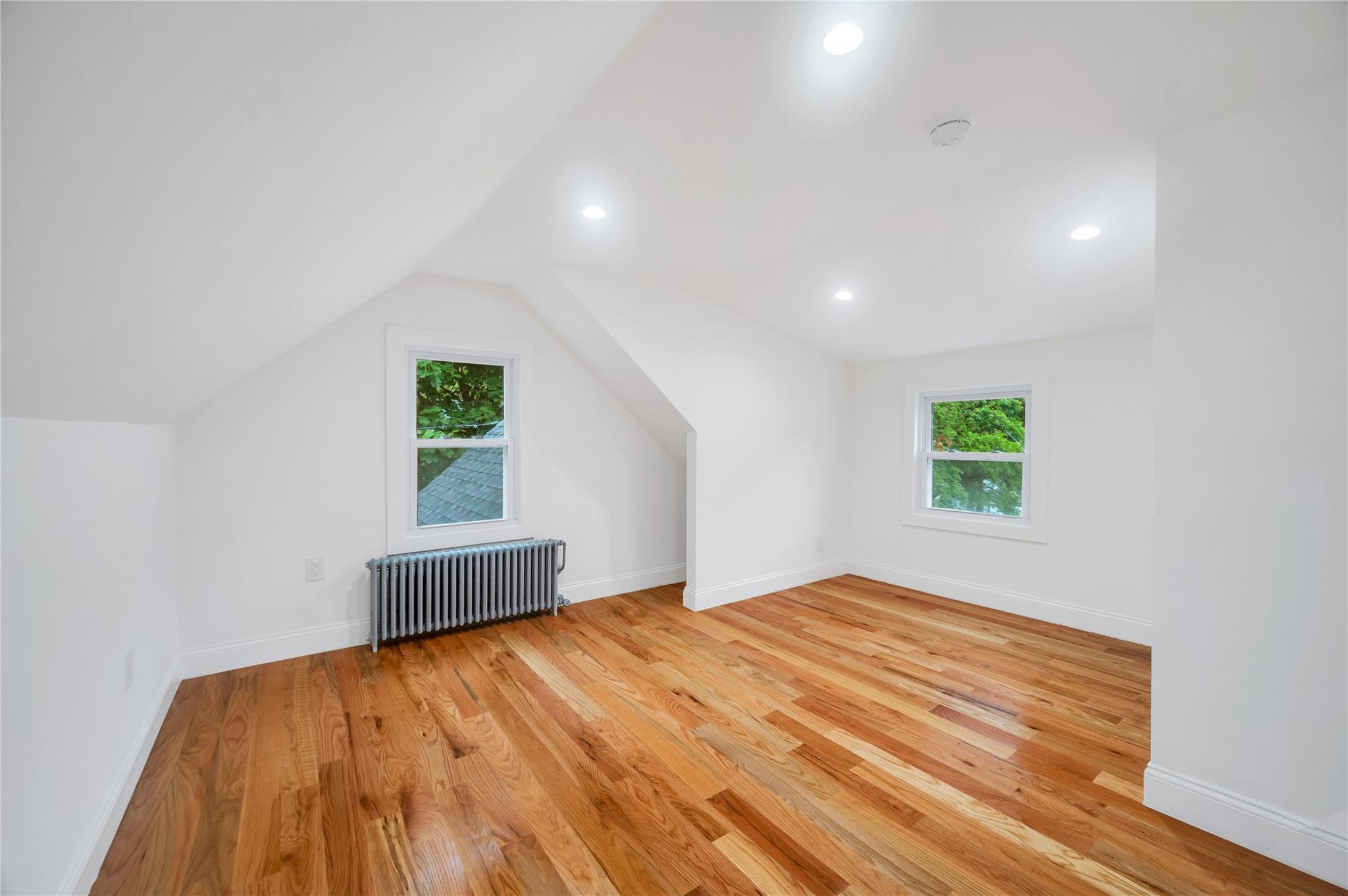 Shirley, New York, 11967, United States, 5 Bedrooms Bedrooms, ,2 BathroomsBathrooms,Residential,For Sale,1965339
