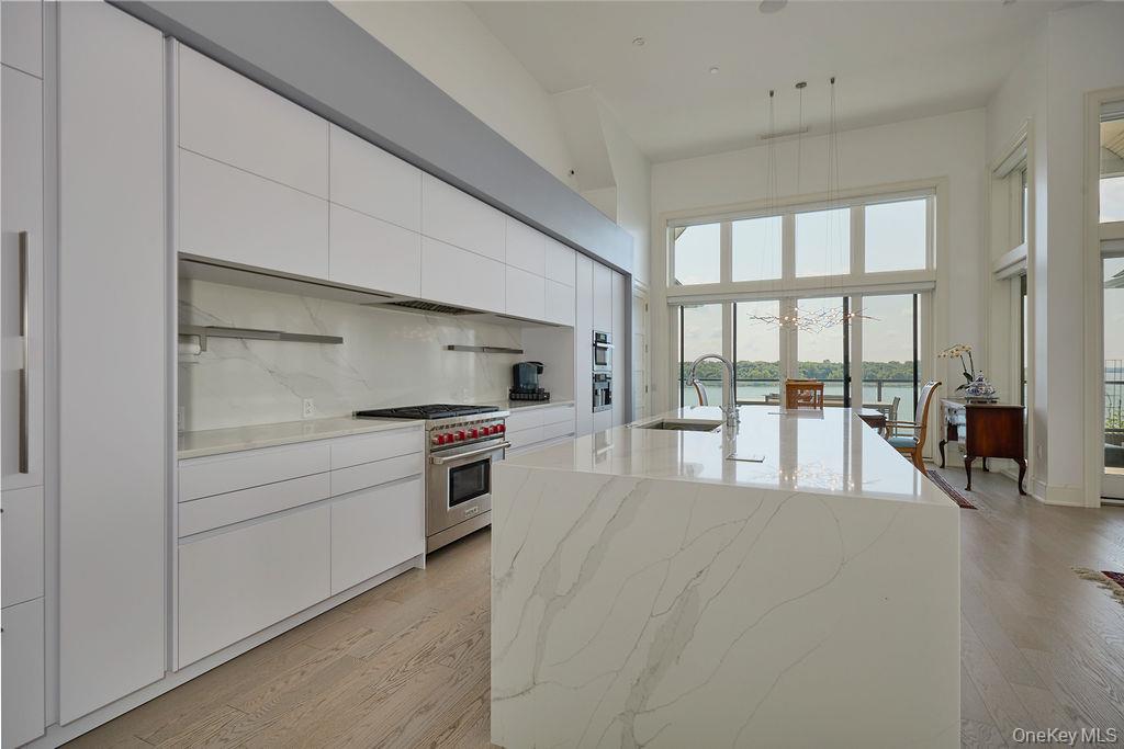 New Rochelle, New York, 10805, United States, 3 Bedrooms Bedrooms, ,4 BathroomsBathrooms,Residential,For Sale,1942227