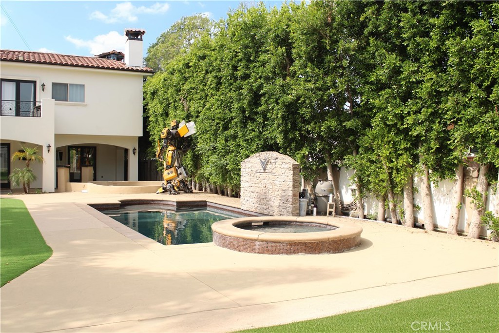 Woodland Hills, California, 91367, United States, 5 Bedrooms Bedrooms, ,6 BathroomsBathrooms,Residential,For Sale,1861197
