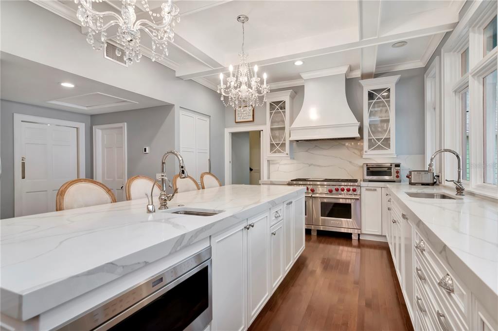 Tampa, Florida, 33611, United States, 5 Bedrooms Bedrooms, ,7 BathroomsBathrooms,Residential,For Sale,1988340