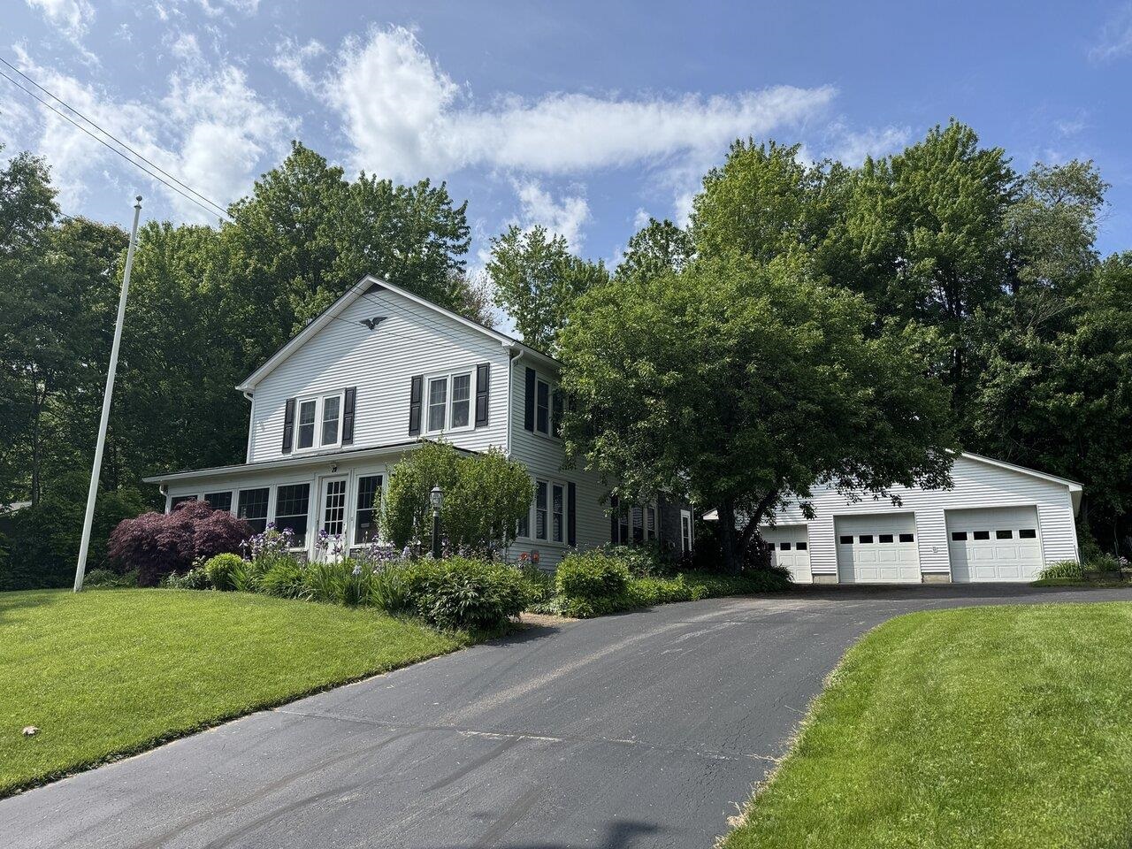 Essex Junction, Vermont, 05452, United States, 4 Bedrooms Bedrooms, ,3 BathroomsBathrooms,Residential,For Sale,1847004