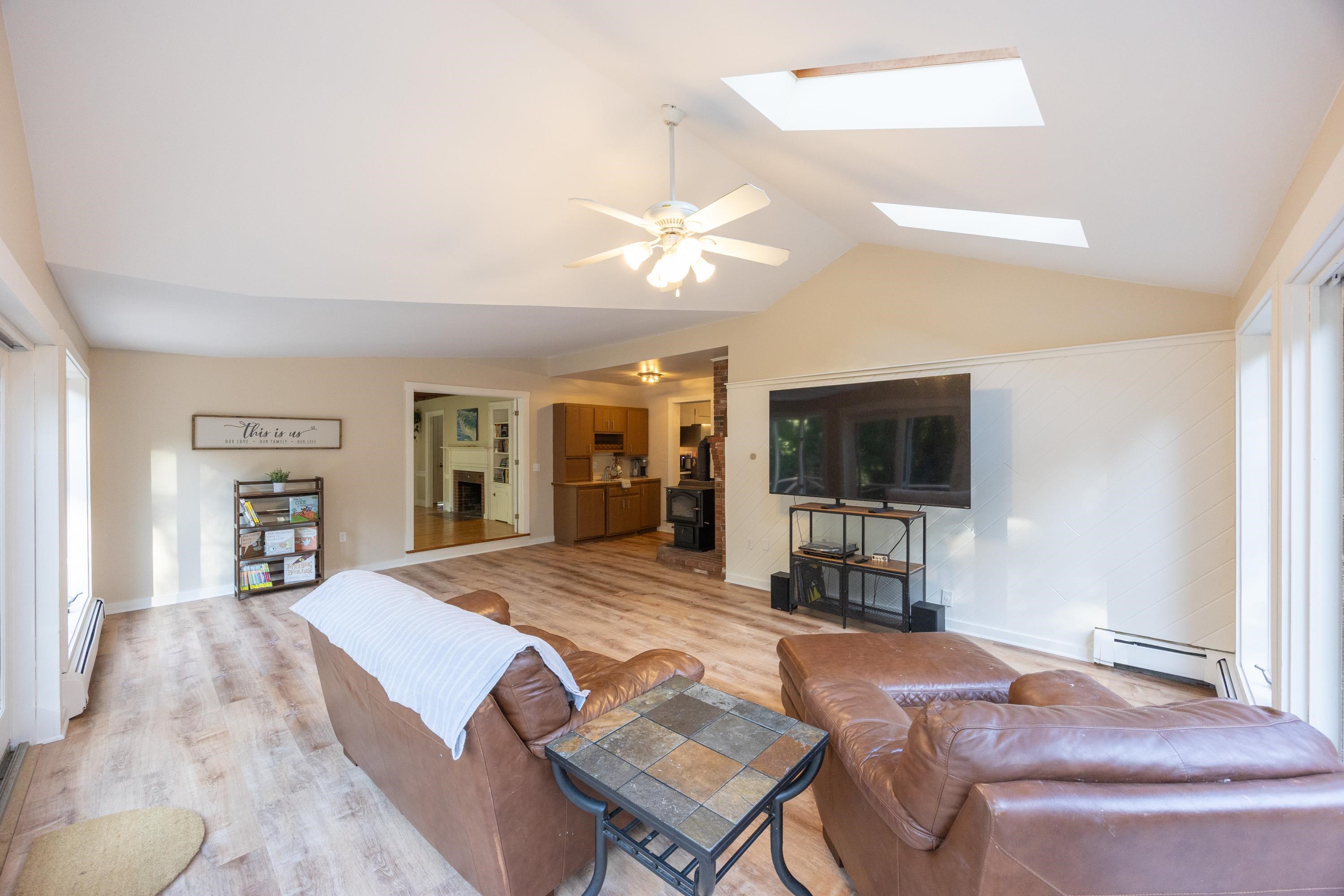Pembroke, New Hampshire, 03275, United States, 4 Bedrooms Bedrooms, ,3 BathroomsBathrooms,Residential,For Sale,1925461